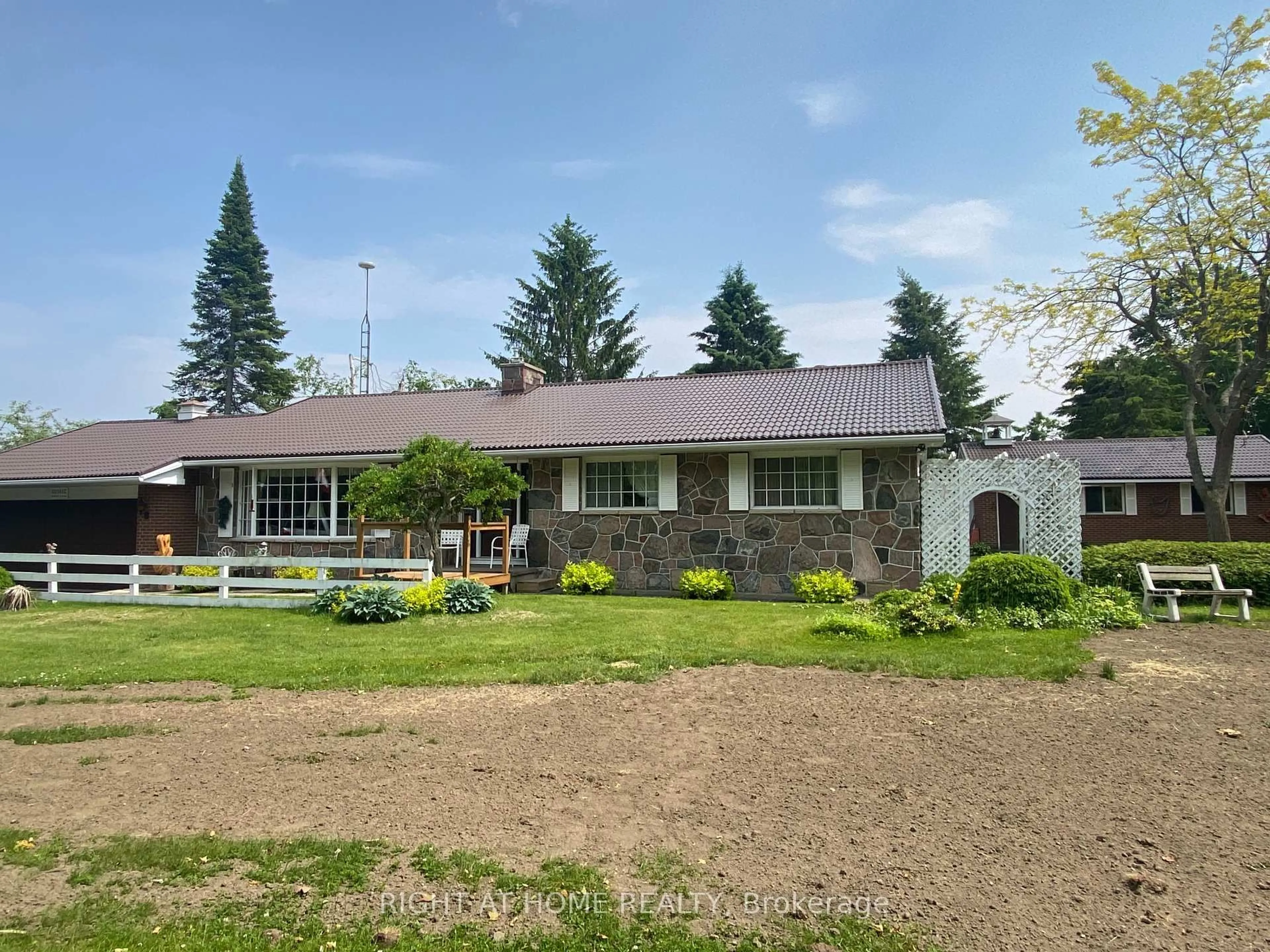 A pic from outside/outdoor area/front of a property/back of a property/a pic from drone, unknown for 978 15/16 Sdrd, Oro-Medonte Ontario L0L 1T0