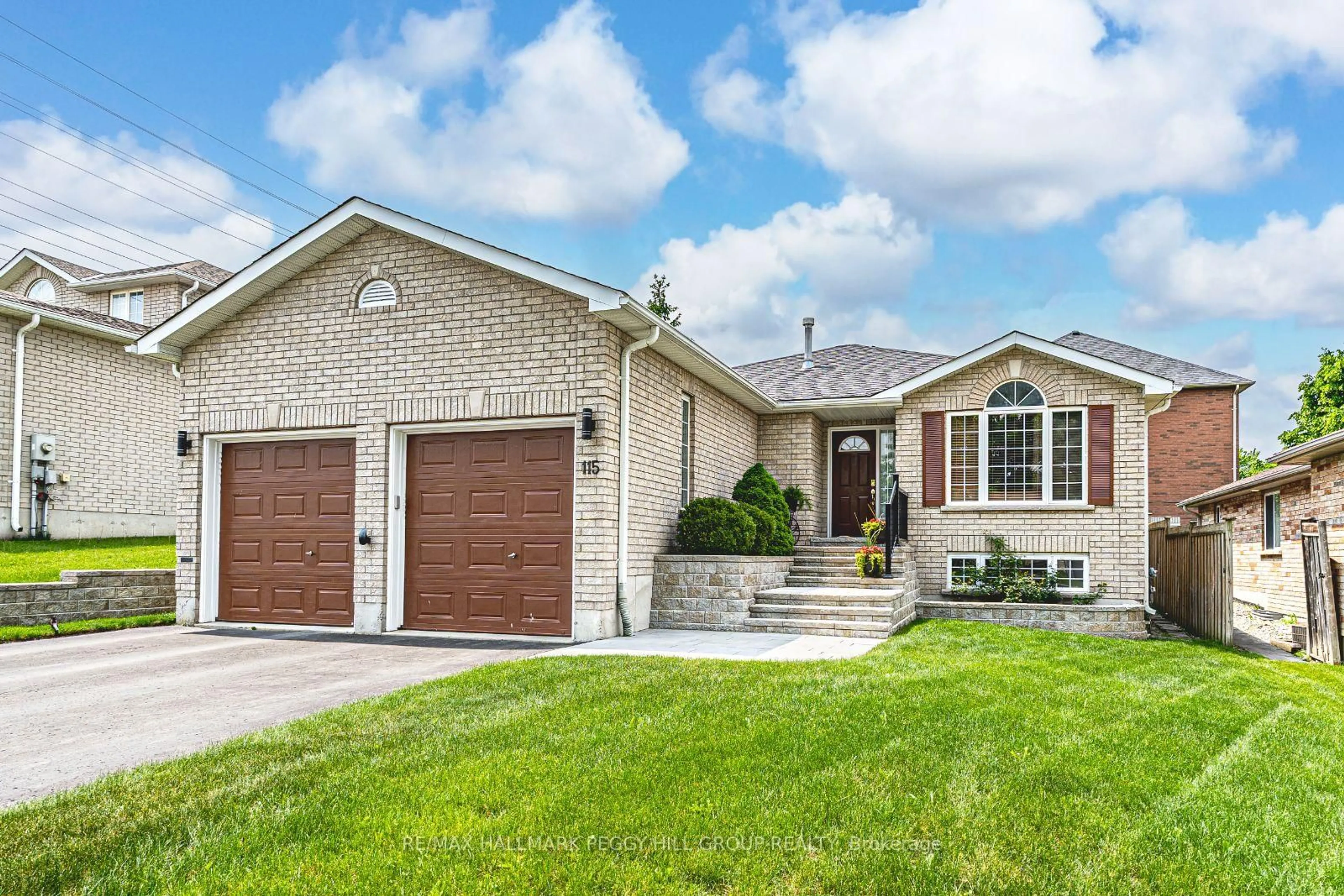 Home with brick exterior material, street for 115 Lion's Gate Blvd, Barrie Ontario L4M 7E5
