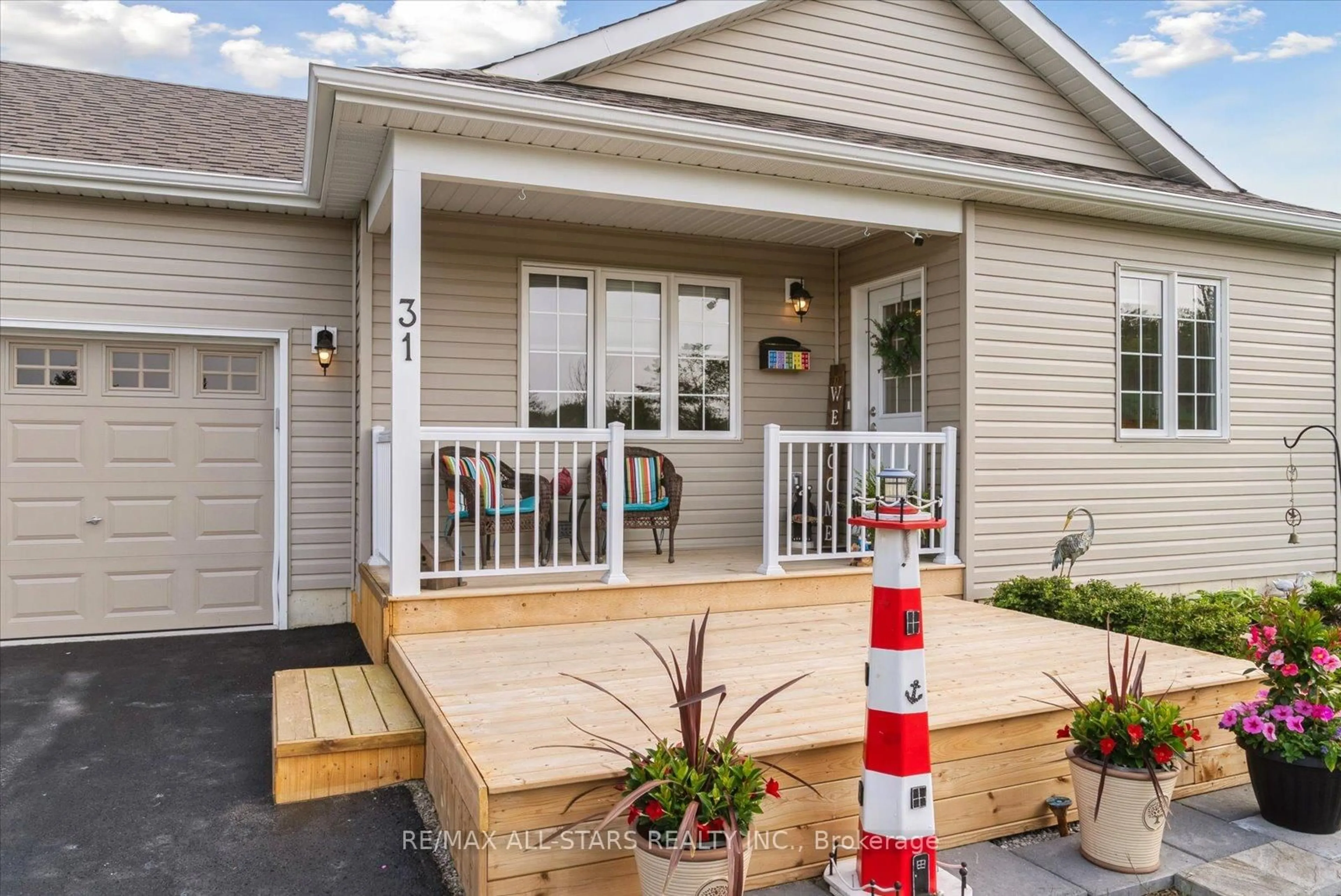 Home with vinyl exterior material, street for 31 Reynolds Dr, Ramara Ontario L3V 8K1