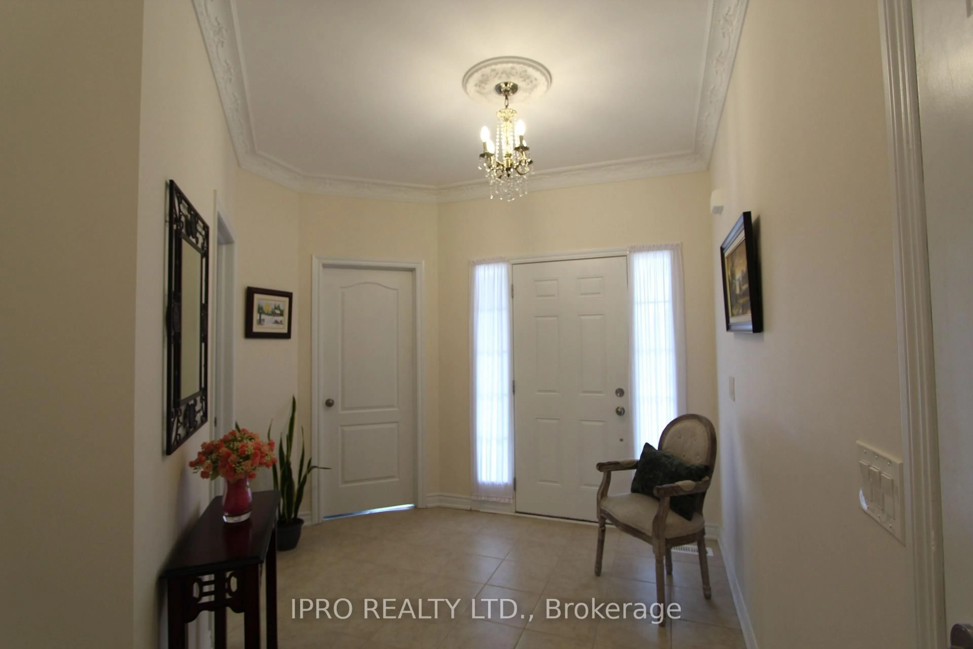 Indoor entryway for 66 Bellisle Rd, Penetanguishene Ontario L9M 0V6