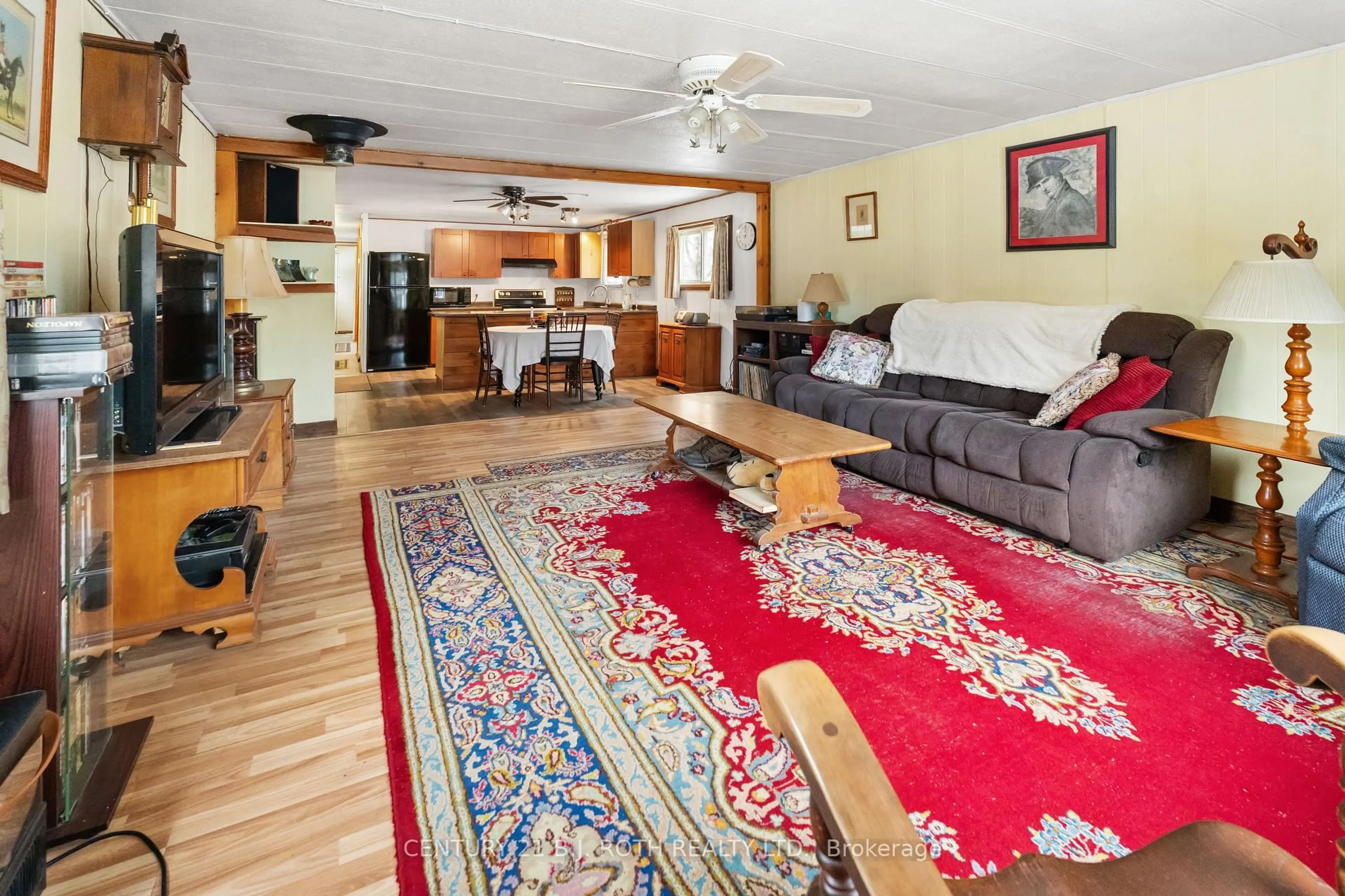 Living room with furniture, unknown for 1 Orr Dr, Oro-Medonte Ontario L3V 0P9