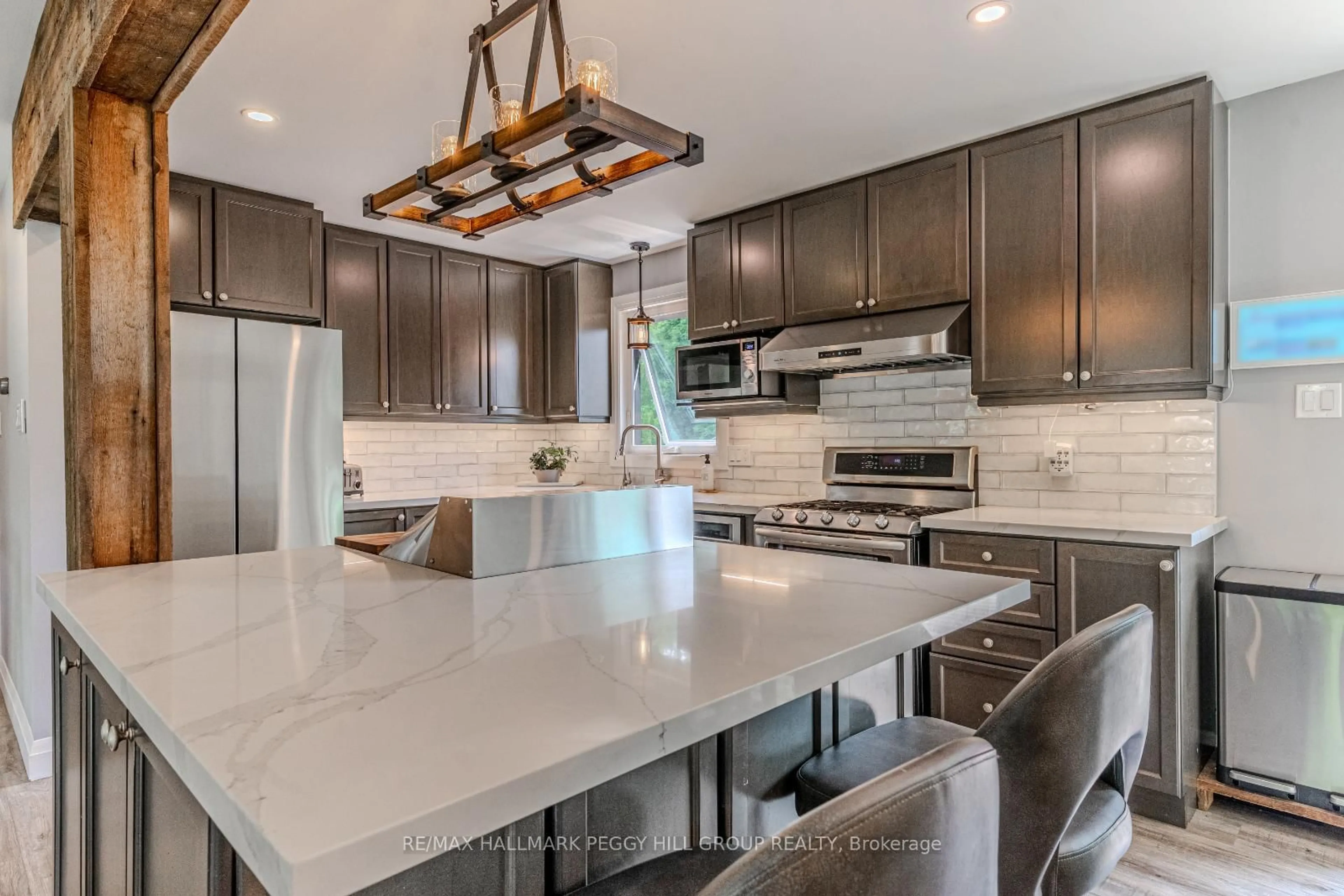 Contemporary kitchen, ceramic/tile floor for 34 Foyston Park Circ, Springwater Ontario L9X 0A1
