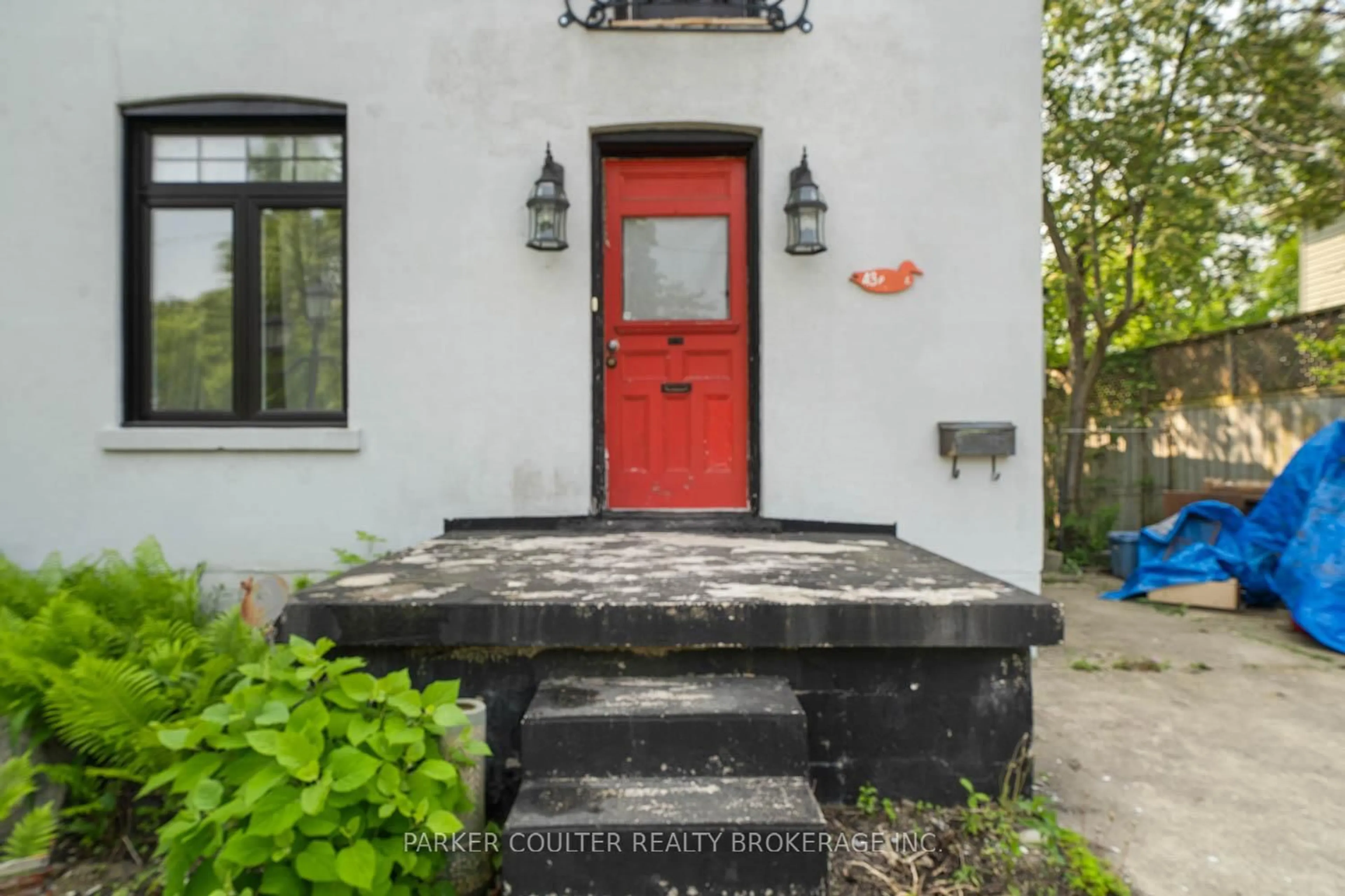 Unknown for 43 Perry St, Barrie Ontario L4N 2G2