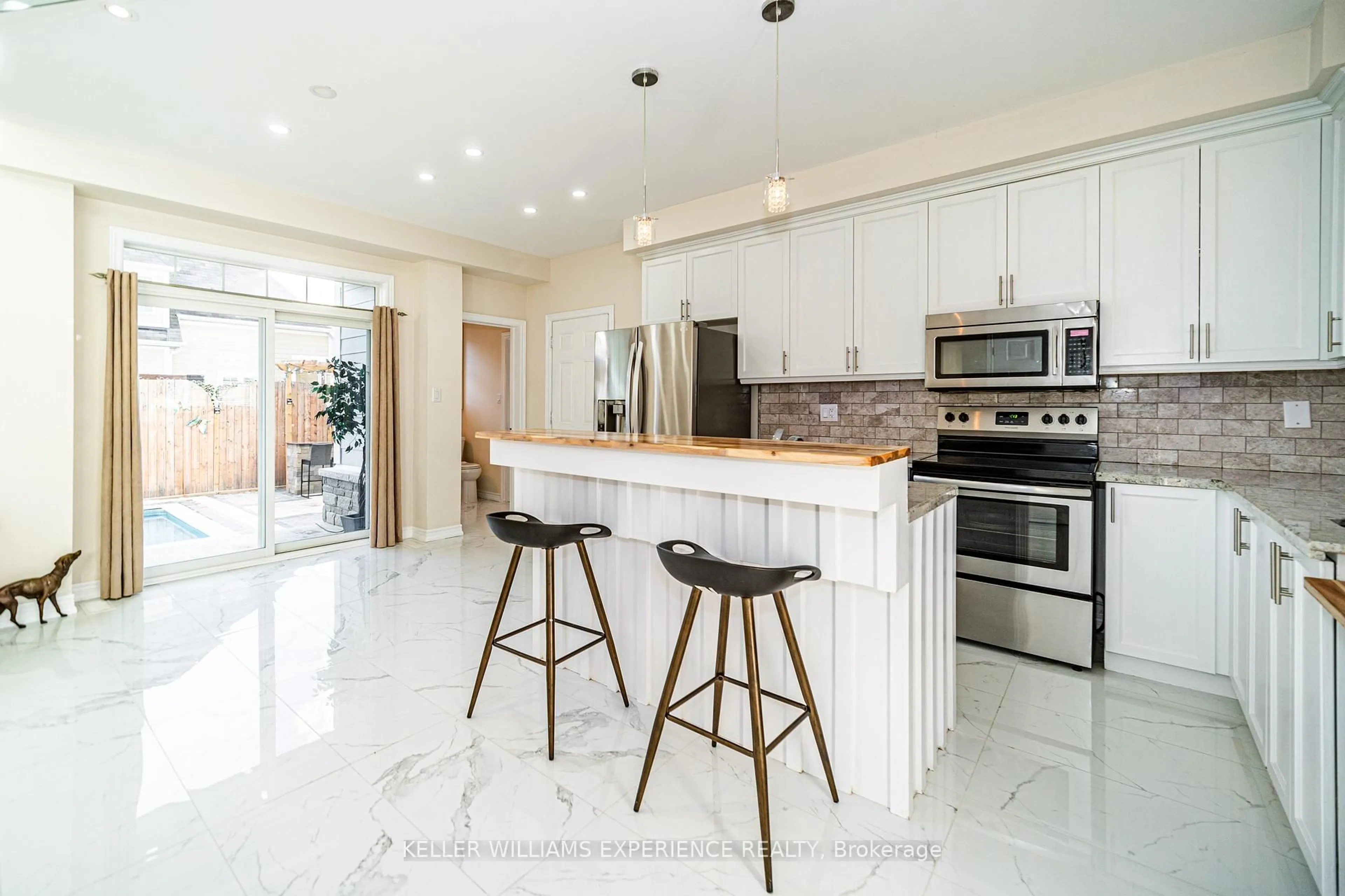 Open concept kitchen, ceramic/tile floor for 61 Riverwalk Pl, Midland Ontario L4R 0B4