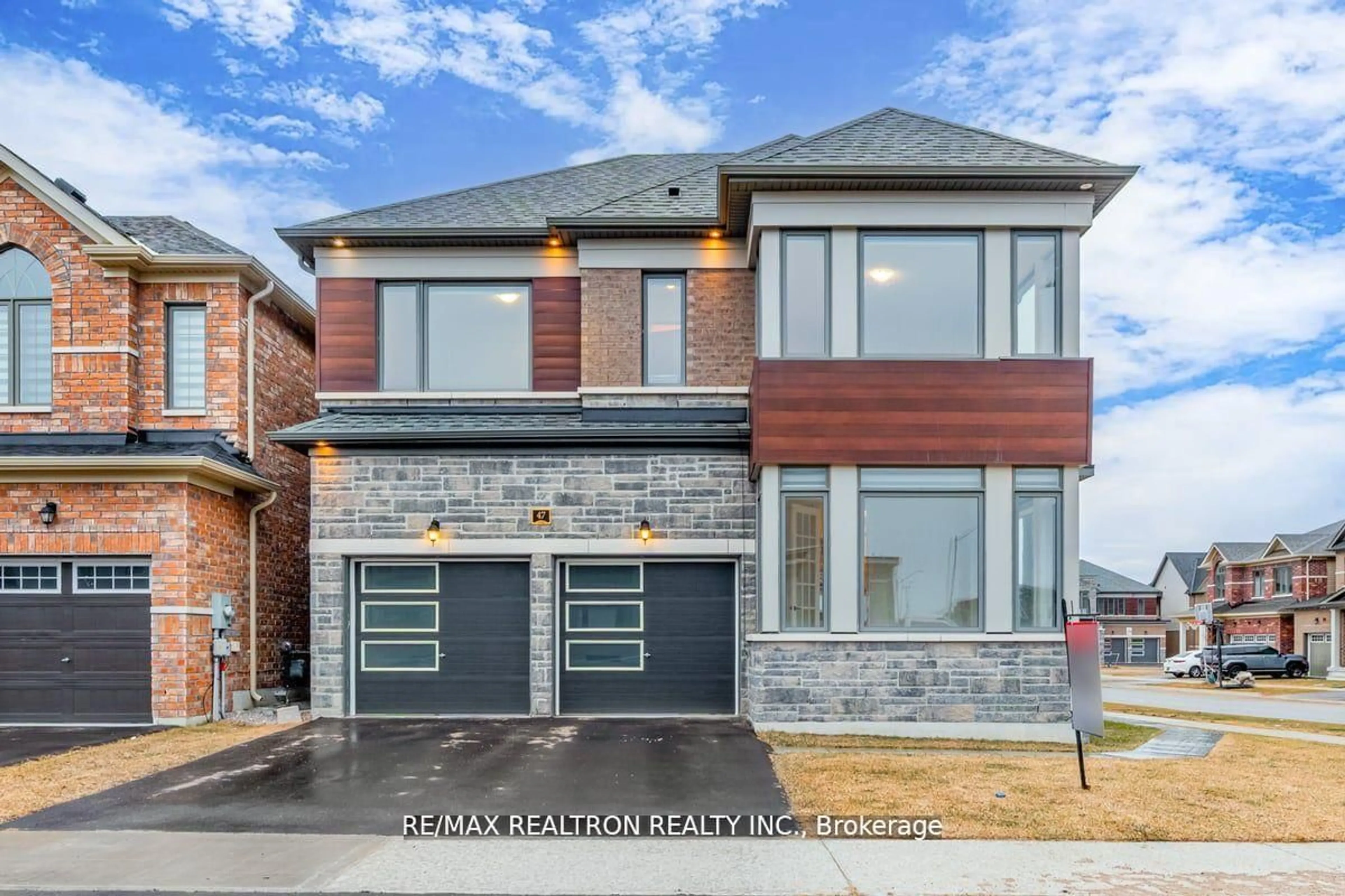 Home with brick exterior material, street for 47 Alnwick St, Barrie Ontario L9J 0L3