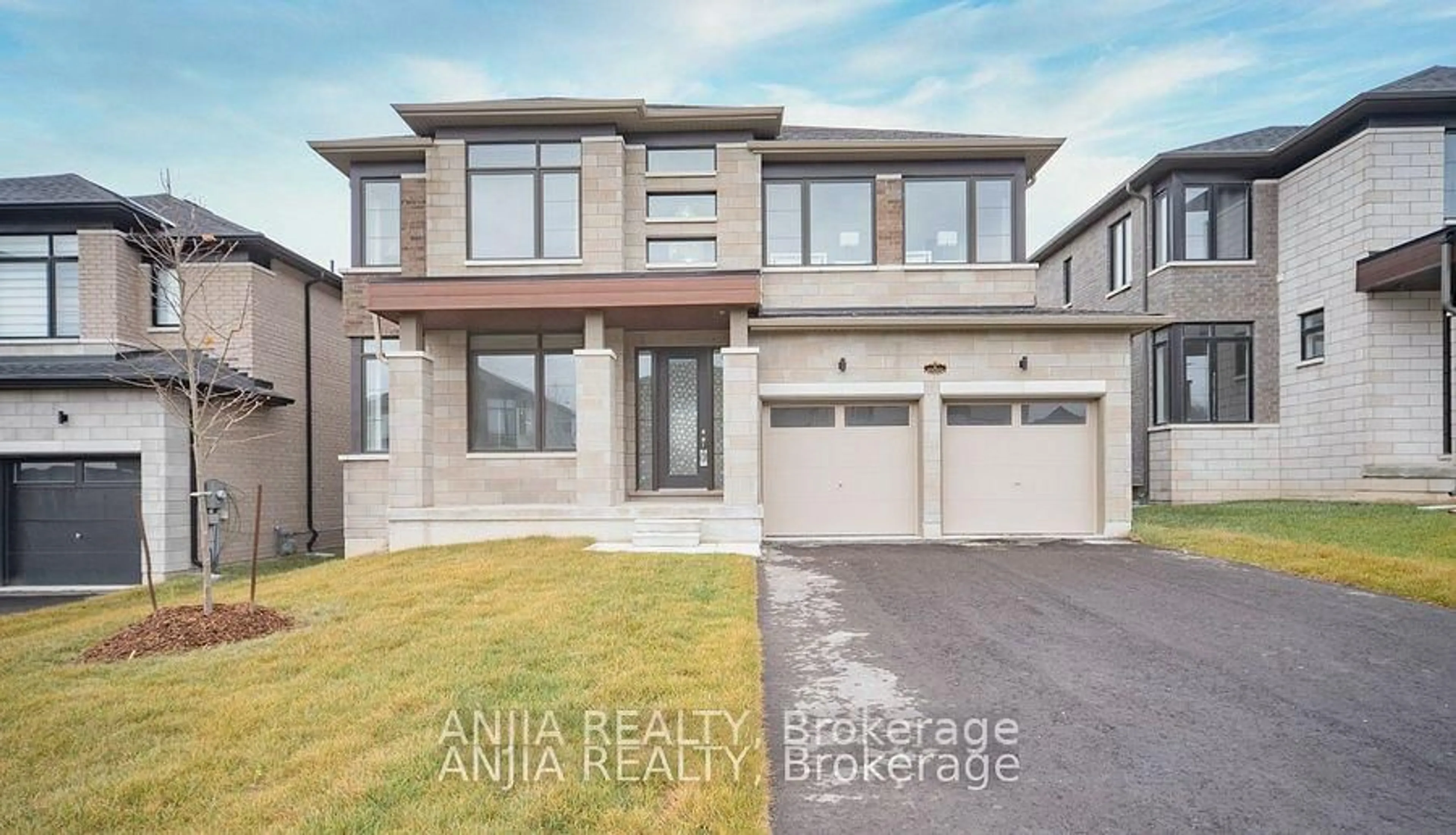Home with brick exterior material, street for 5 Del Ray Cres, Wasaga Beach Ontario L9Z 0N7