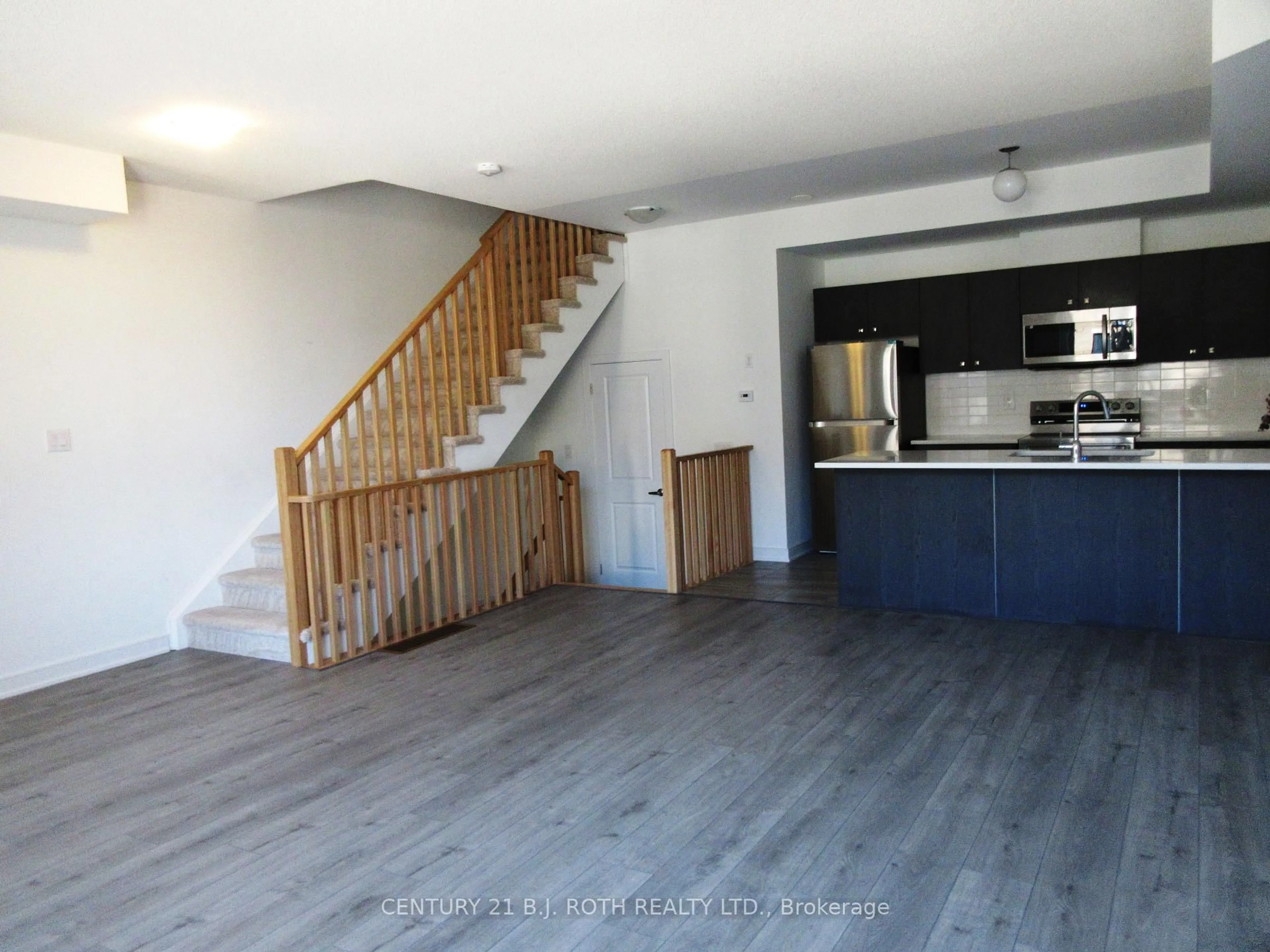 Unknown for 44 Red Maple Lane, Barrie Ontario L9J 0N7