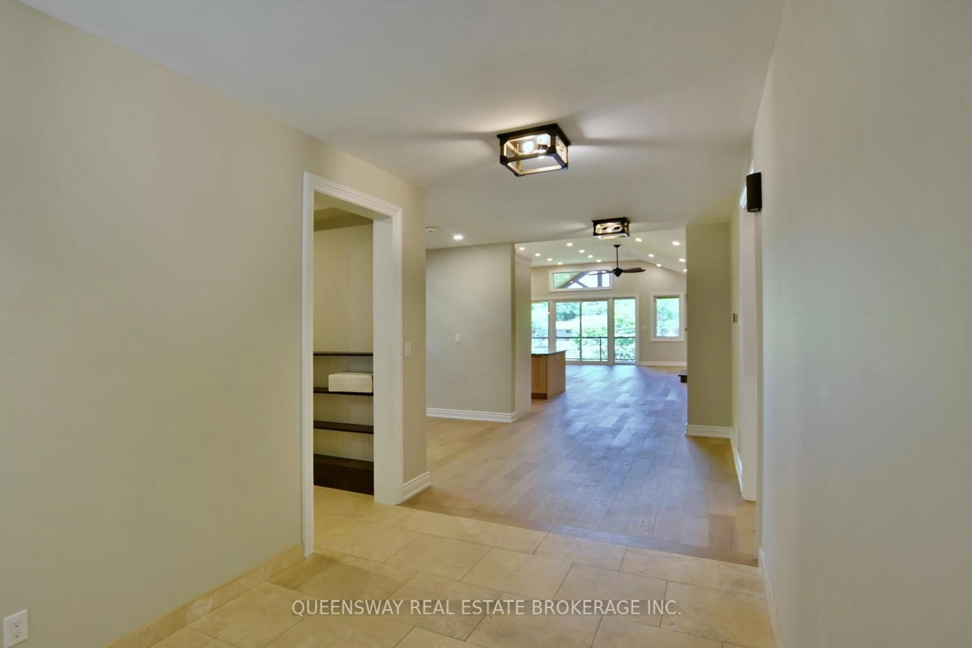 Indoor entryway for 1852 River Rd, Wasaga Beach Ontario L9Z 1K9