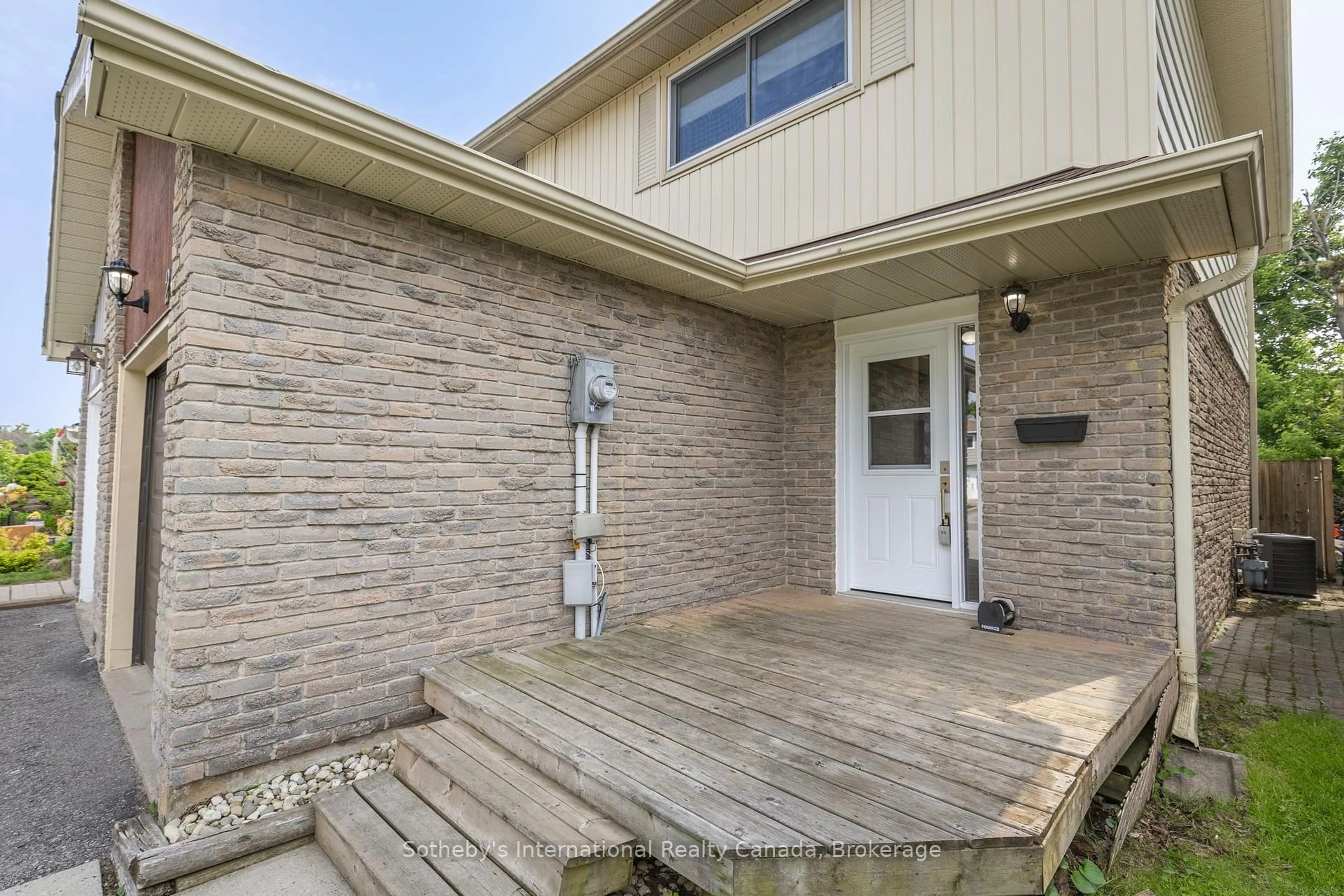 Unknown for 26 Christie Cres, Barrie Ontario L4N 4W8