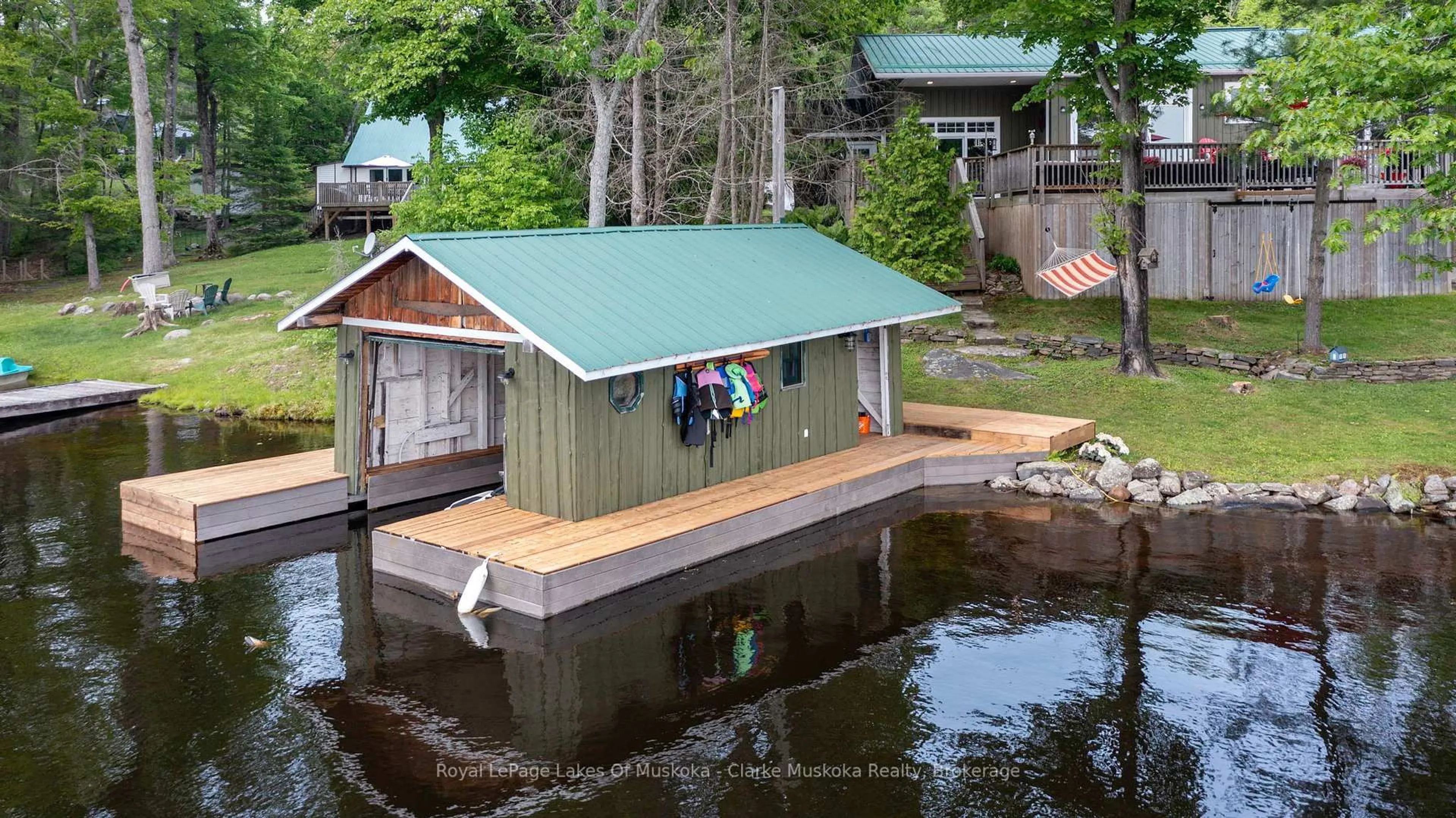 A pic from outside/outdoor area/front of a property/back of a property/a pic from drone, water/lake/river/ocean view for 1719 Ellis Rd, Severn Ontario L0K 1E0