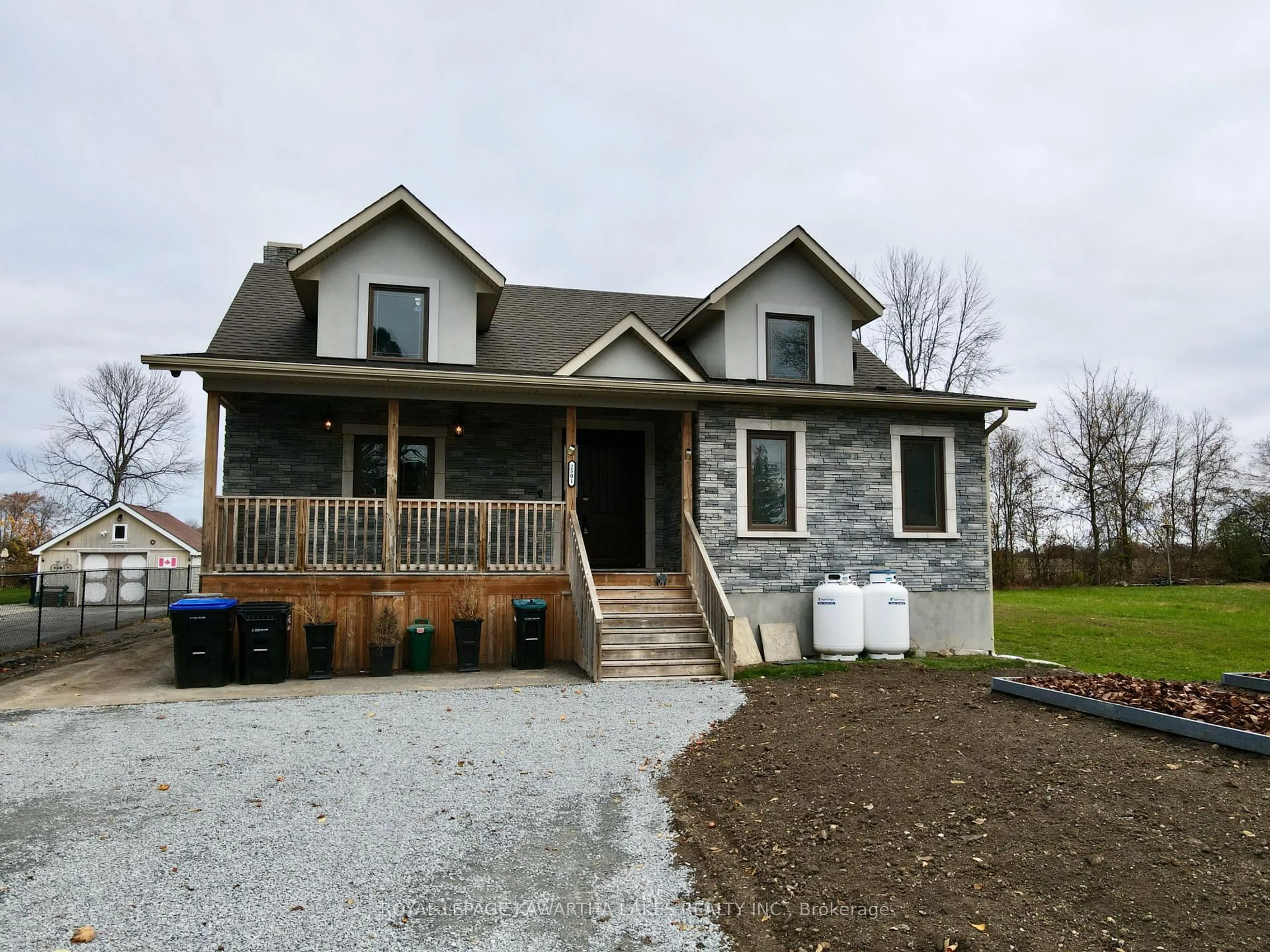 Home with vinyl exterior material, unknown for 2501 Lakeshore Dr, Ramara Ontario L0K 1B0