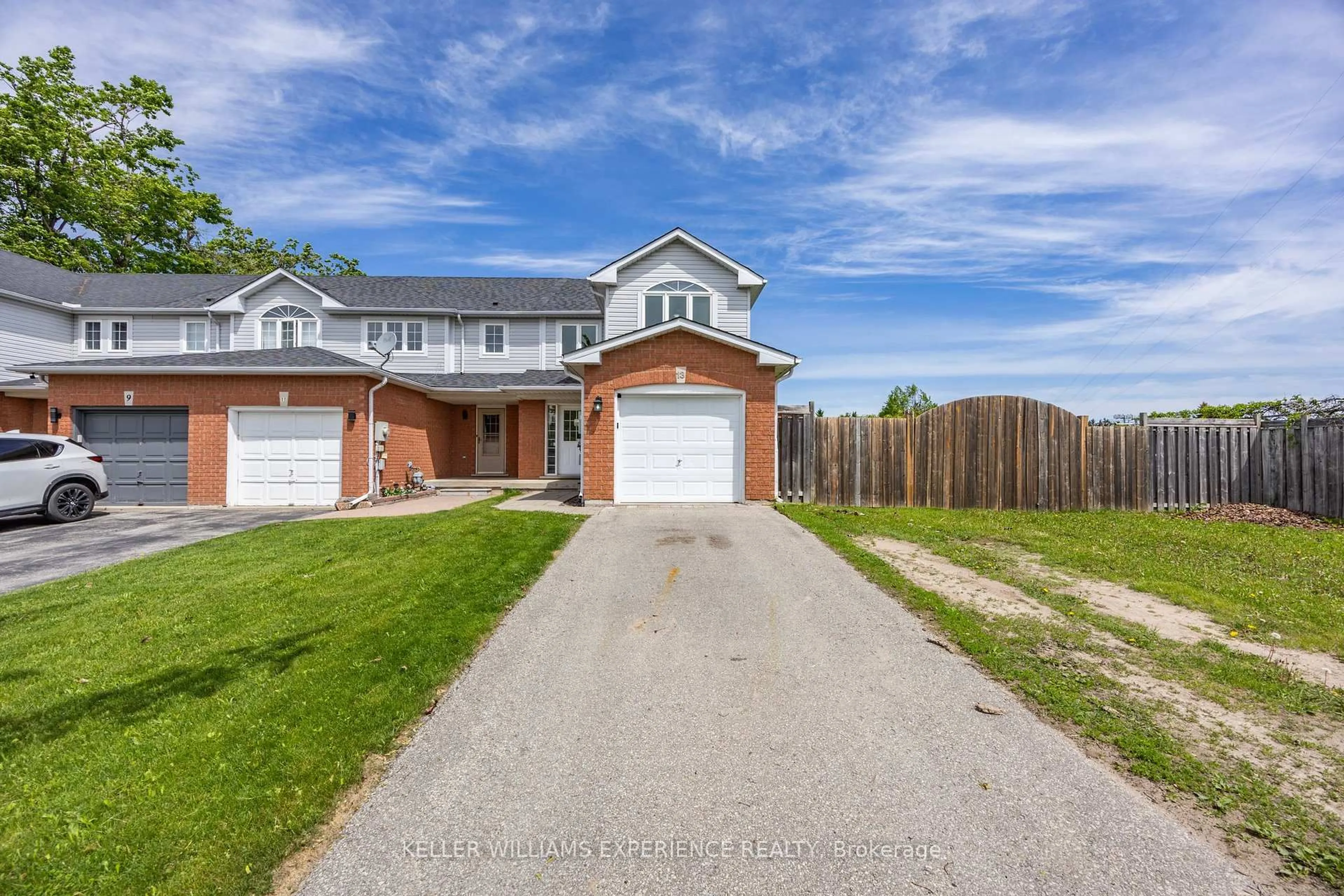 A pic from outside/outdoor area/front of a property/back of a property/a pic from drone, street for 13 Sunset Pl, Barrie Ontario L4N 0T7