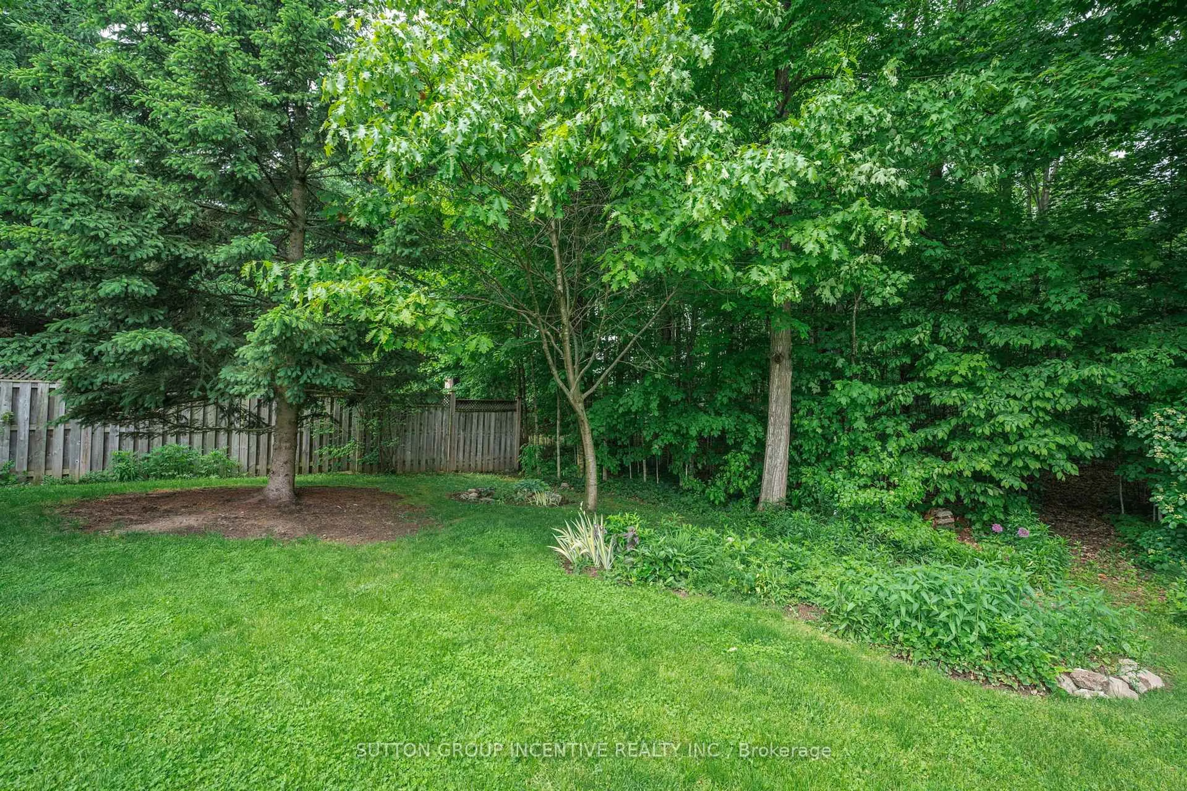 Patio, forest/trees view for 40 O'Neill Circ, Springwater Ontario L0L 2K0