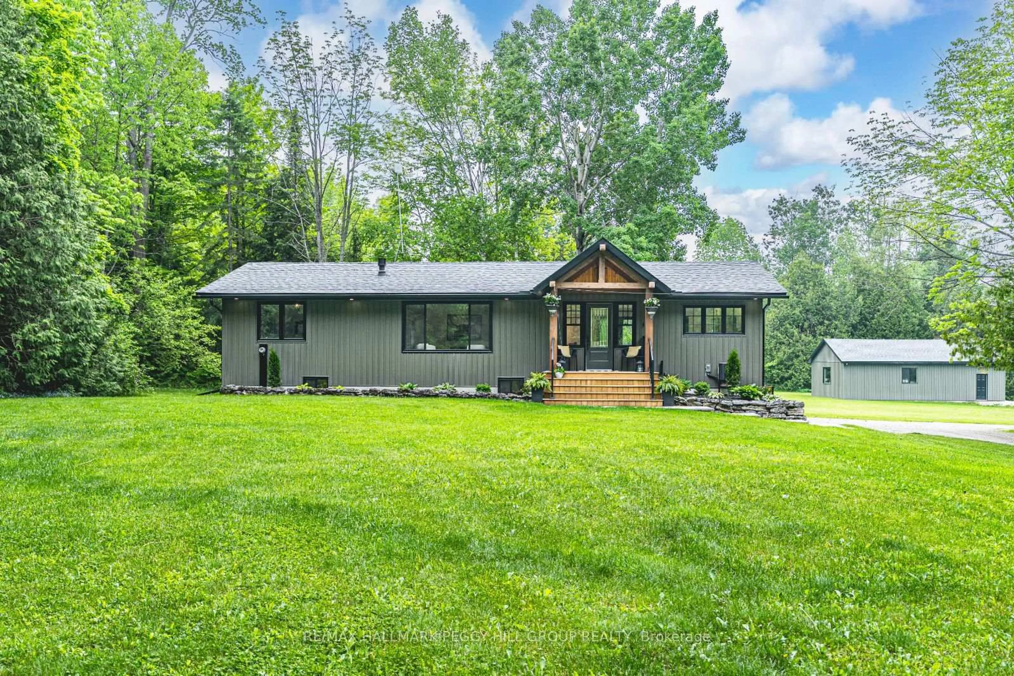 Home with vinyl exterior material, unknown for 2764 Fairgrounds Rd, Severn Ontario L3V 0Y2