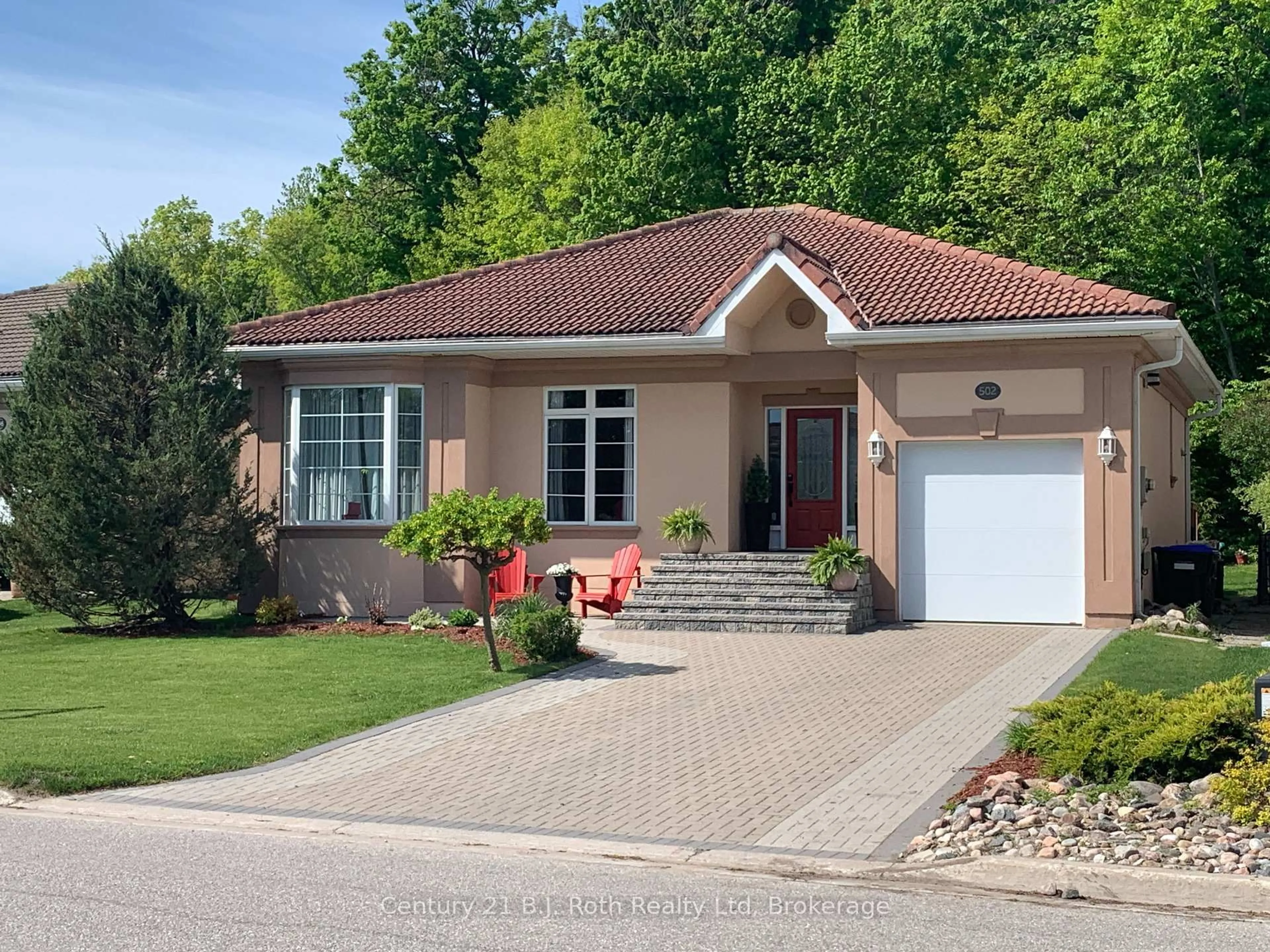 Home with brick exterior material, street for 502 Aberdeen Blvd, Midland Ontario L4R 5L9