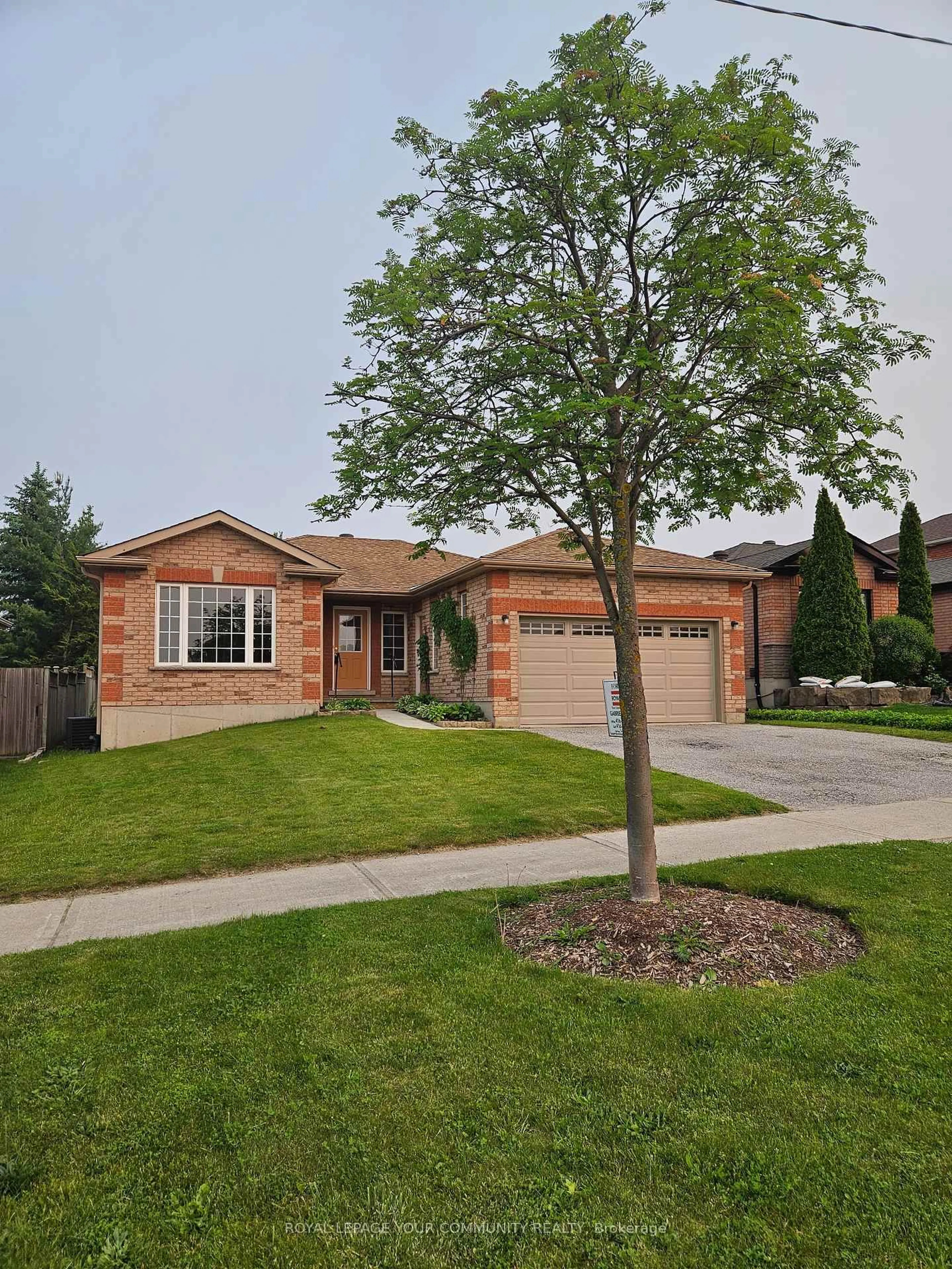 Home with brick exterior material, street for 223 Livingstone St, Barrie Ontario L4M 6N5