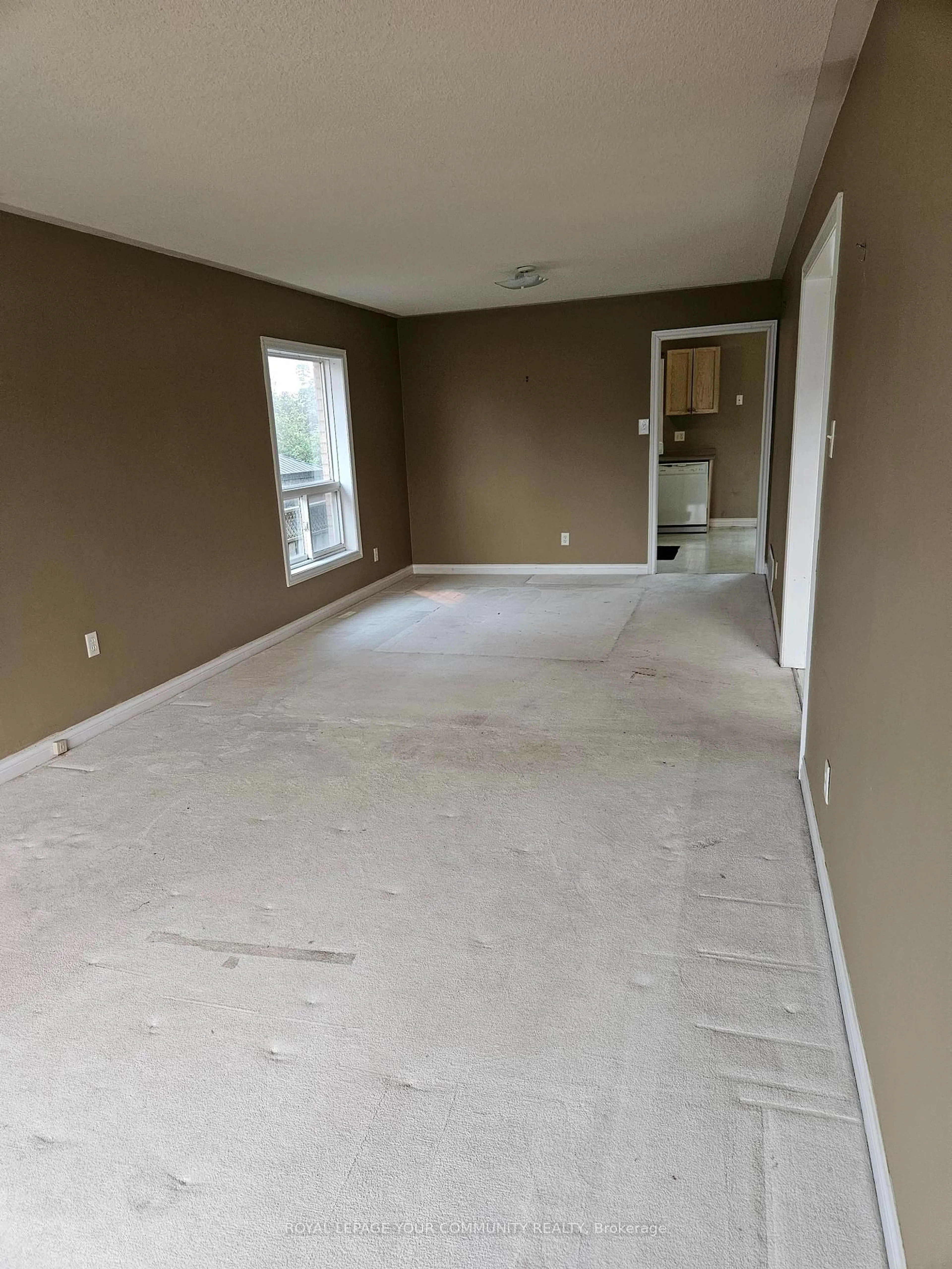 A pic of a room for 223 Livingstone St, Barrie Ontario L4M 6N5
