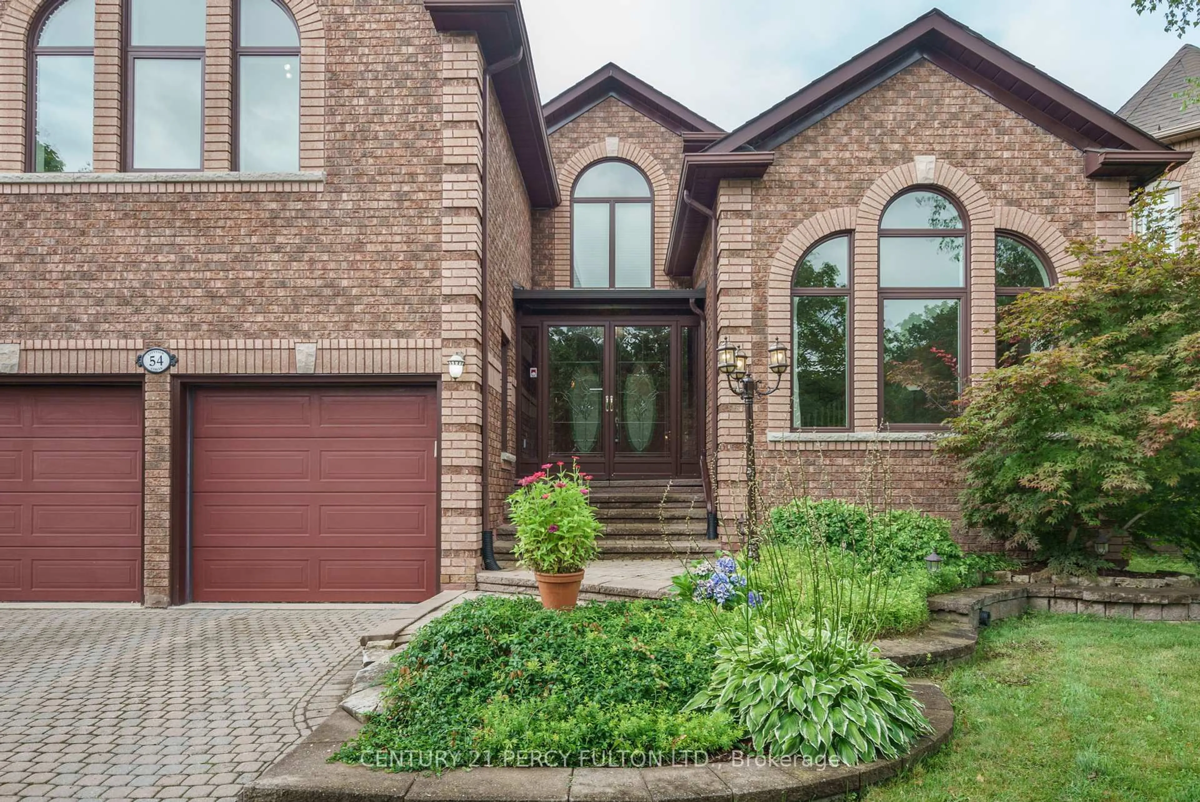 Home with brick exterior material, street for 54 Cityview Circ, Barrie Ontario L4N 7V1
