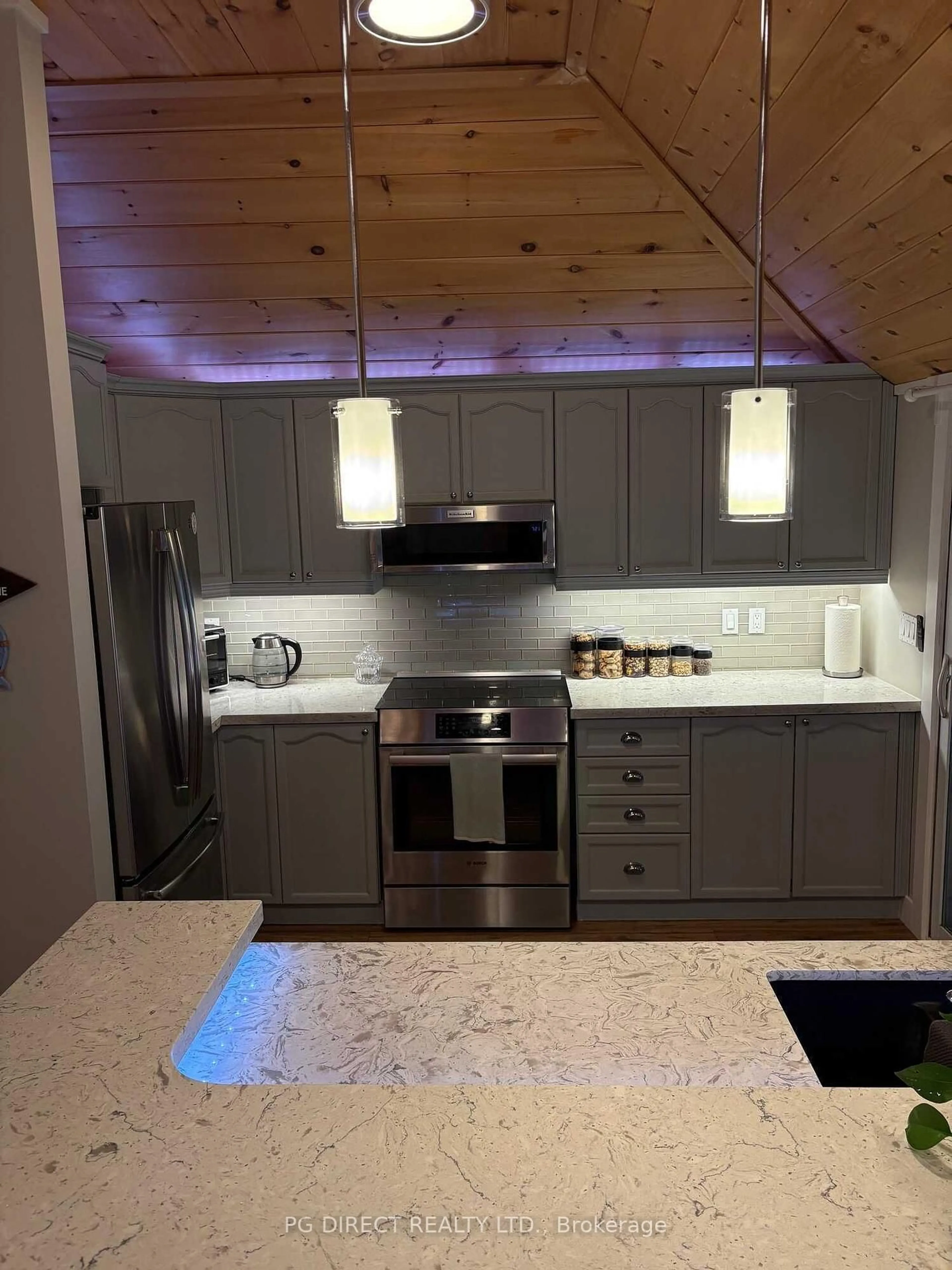 Contemporary kitchen, unknown for 7092 Beach Dr, Ramara Ontario L0K 2B0