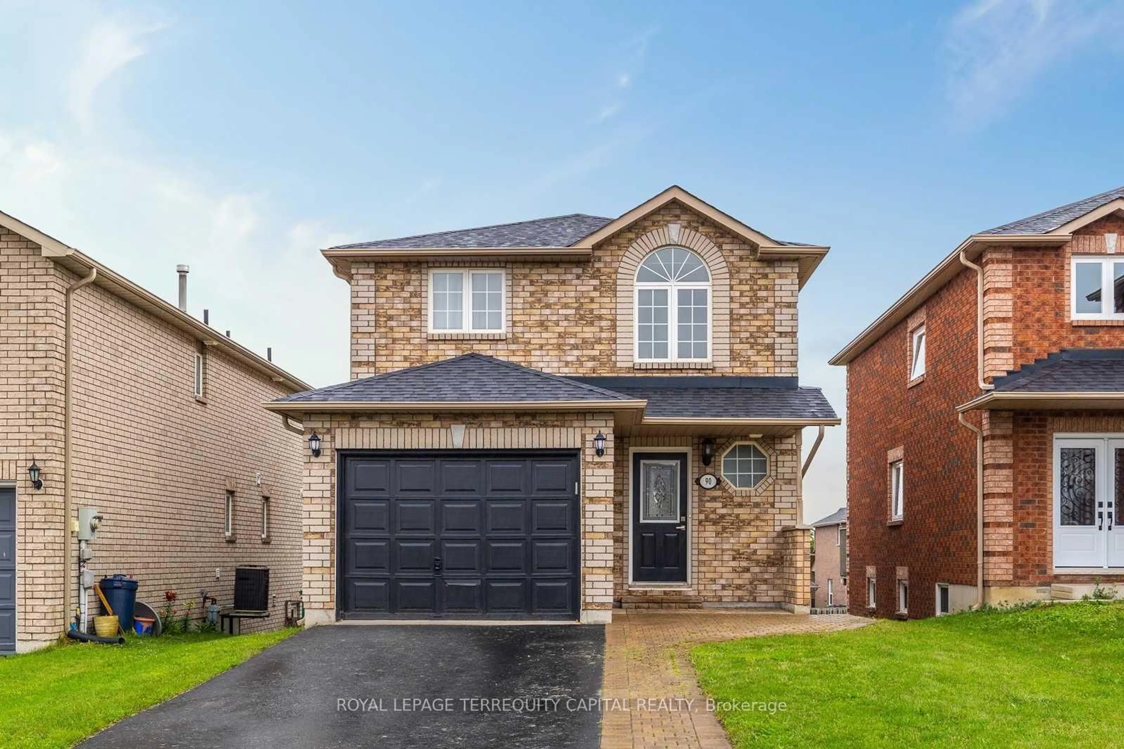 Home with brick exterior material, street for 90 Courtney Cres, Barrie Ontario L4N 5S9