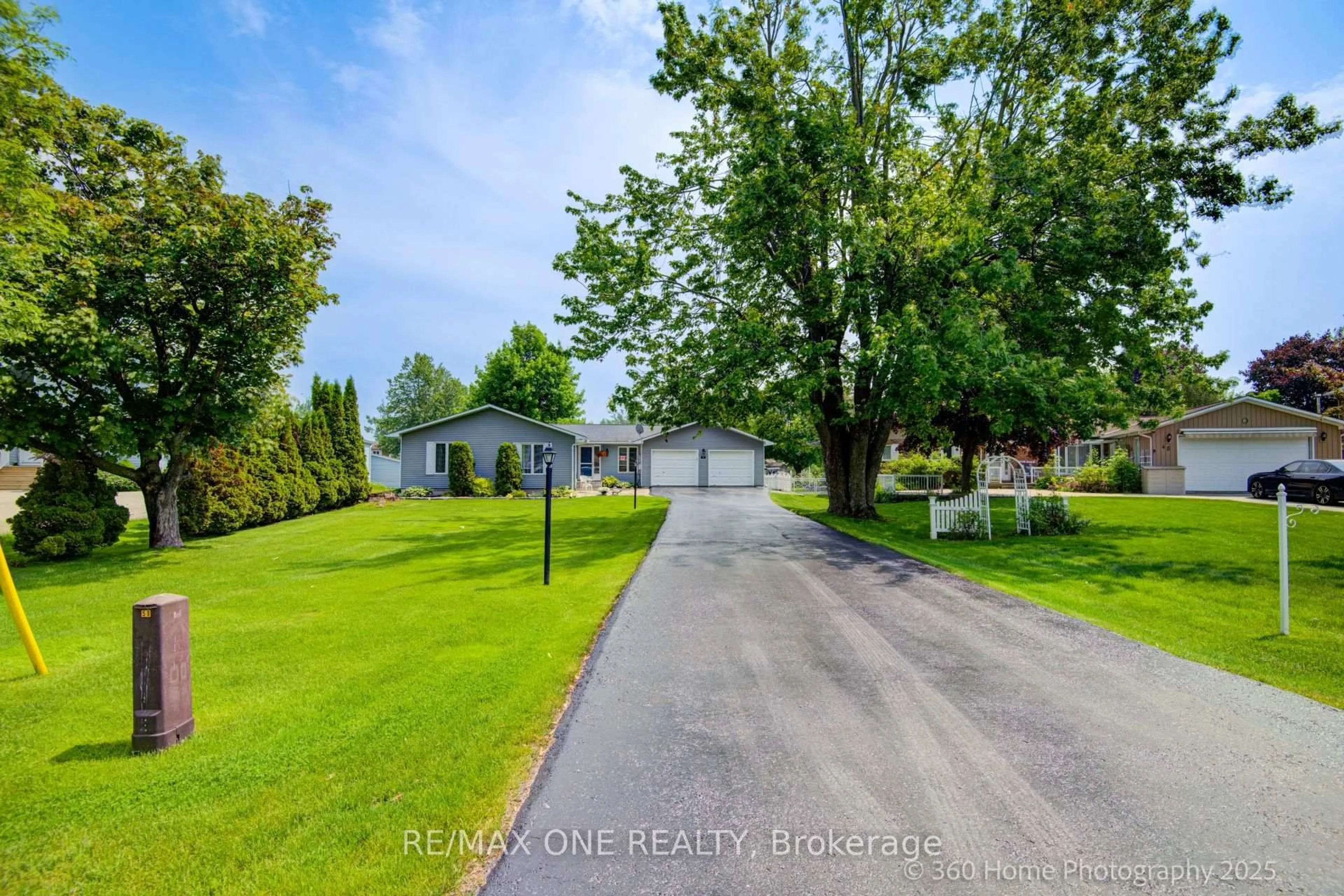 A pic from outside/outdoor area/front of a property/back of a property/a pic from drone, water/lake/river/ocean view for 50 Turtle Path, Ramara Ontario L0K 1B0