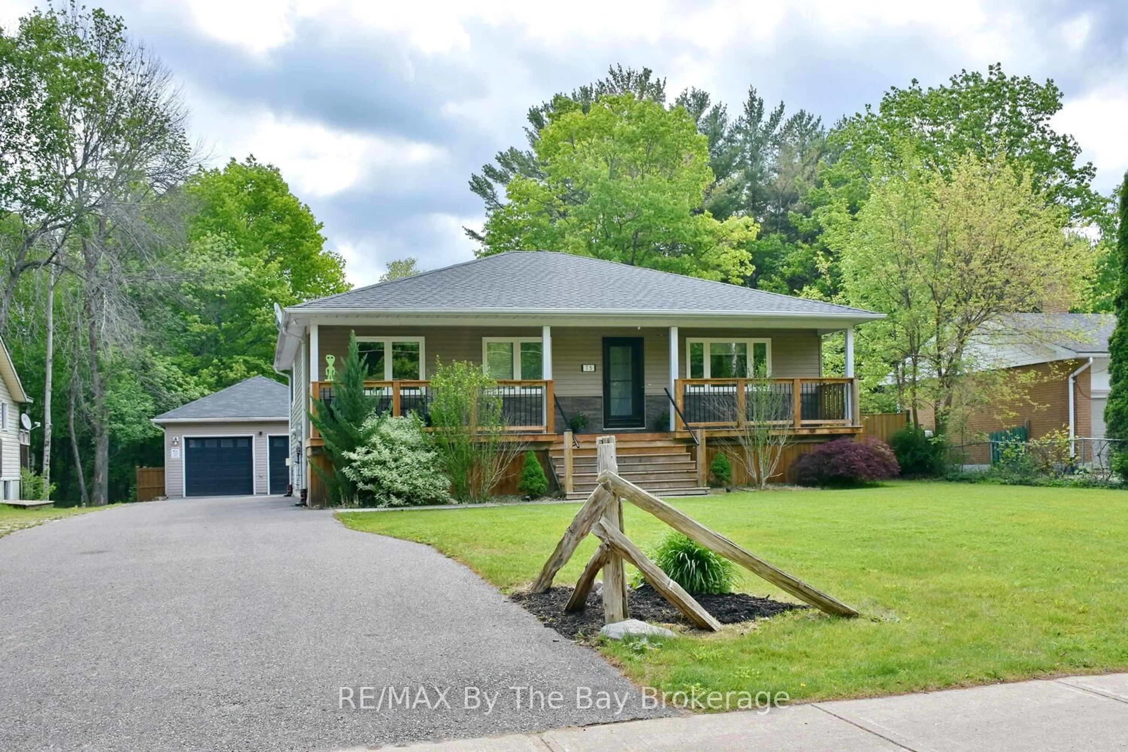 Unknown for 75 40th St, Wasaga Beach Ontario L9Z 1Z9