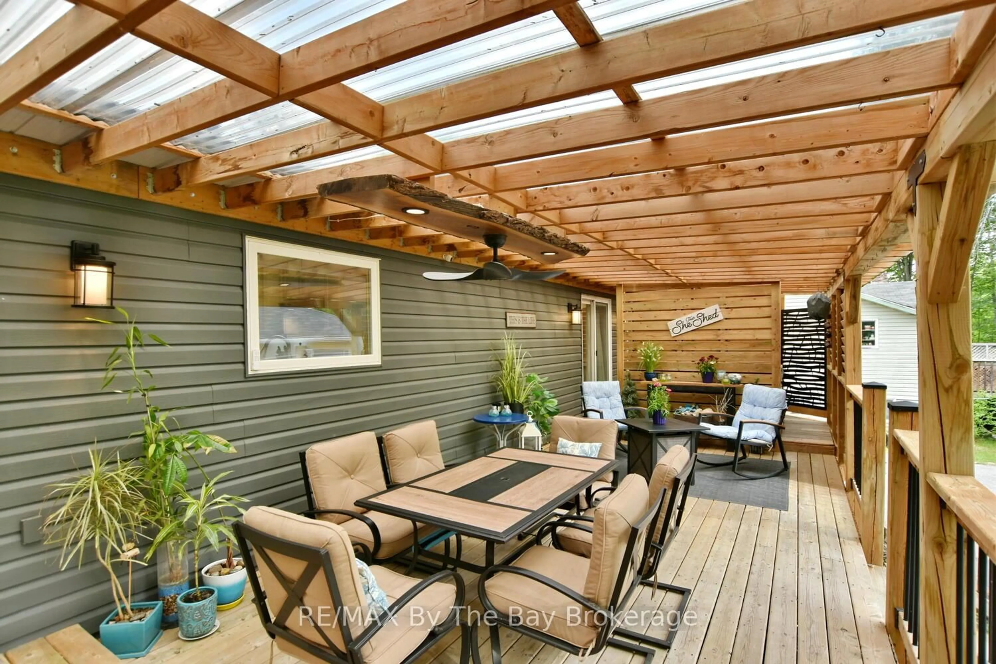 Patio, street for 75 40th St, Wasaga Beach Ontario L9Z 1Z9