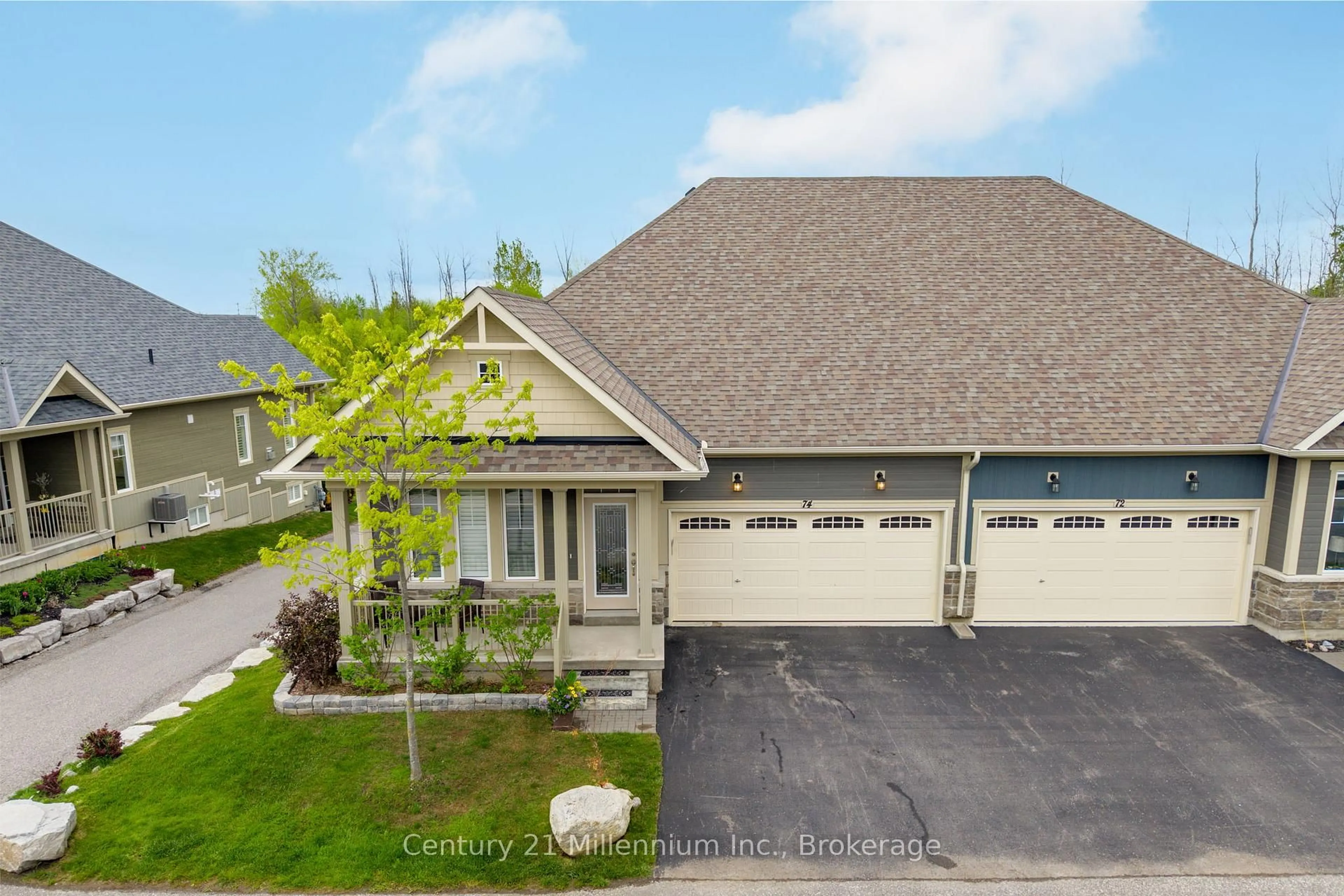 A pic from outside/outdoor area/front of a property/back of a property/a pic from drone, street for 74 Kari Cres, Collingwood Ontario L9Y 0Z7