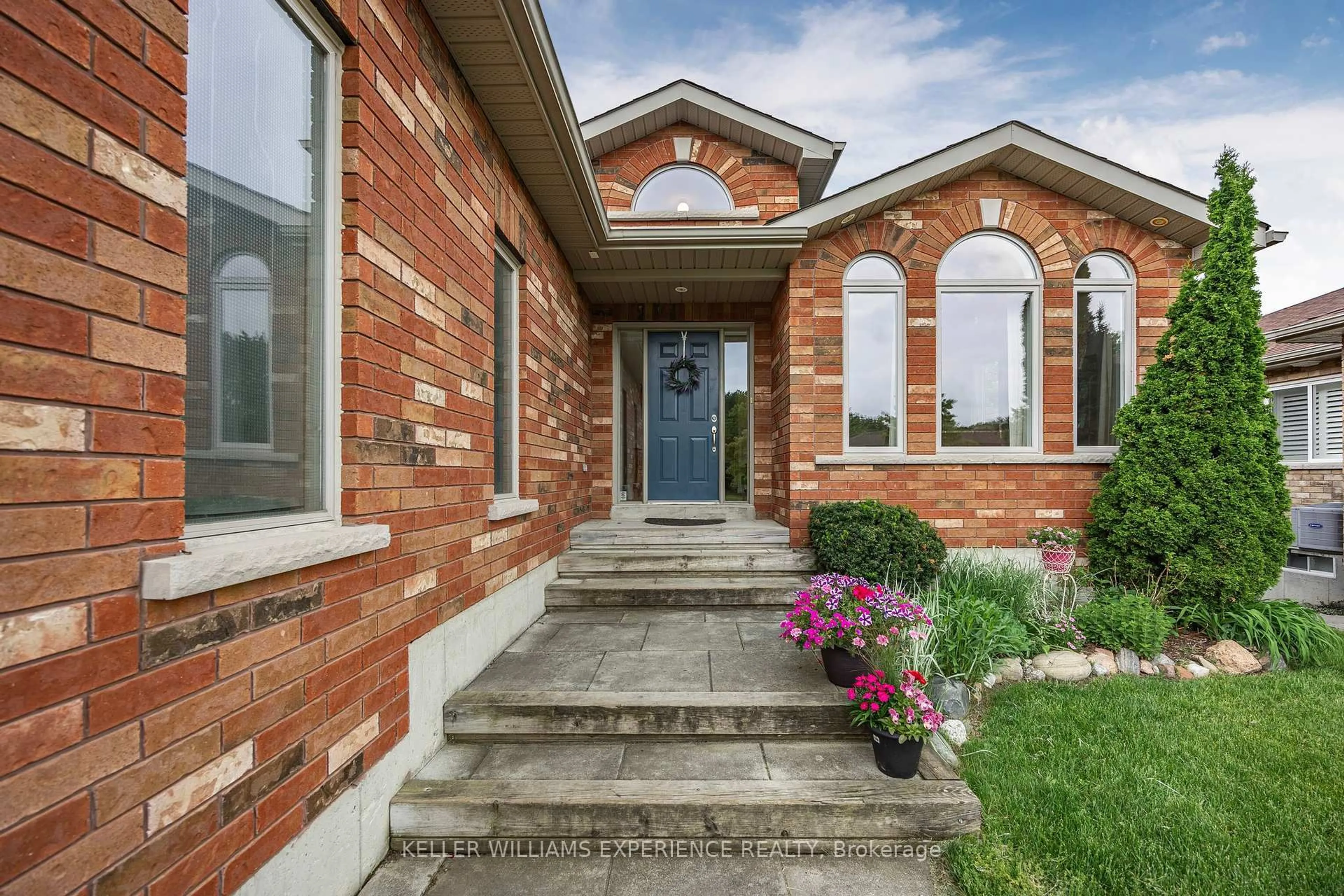 Home with brick exterior material, street for 26 Wildflower Crt, Barrie Ontario L4N 4G3