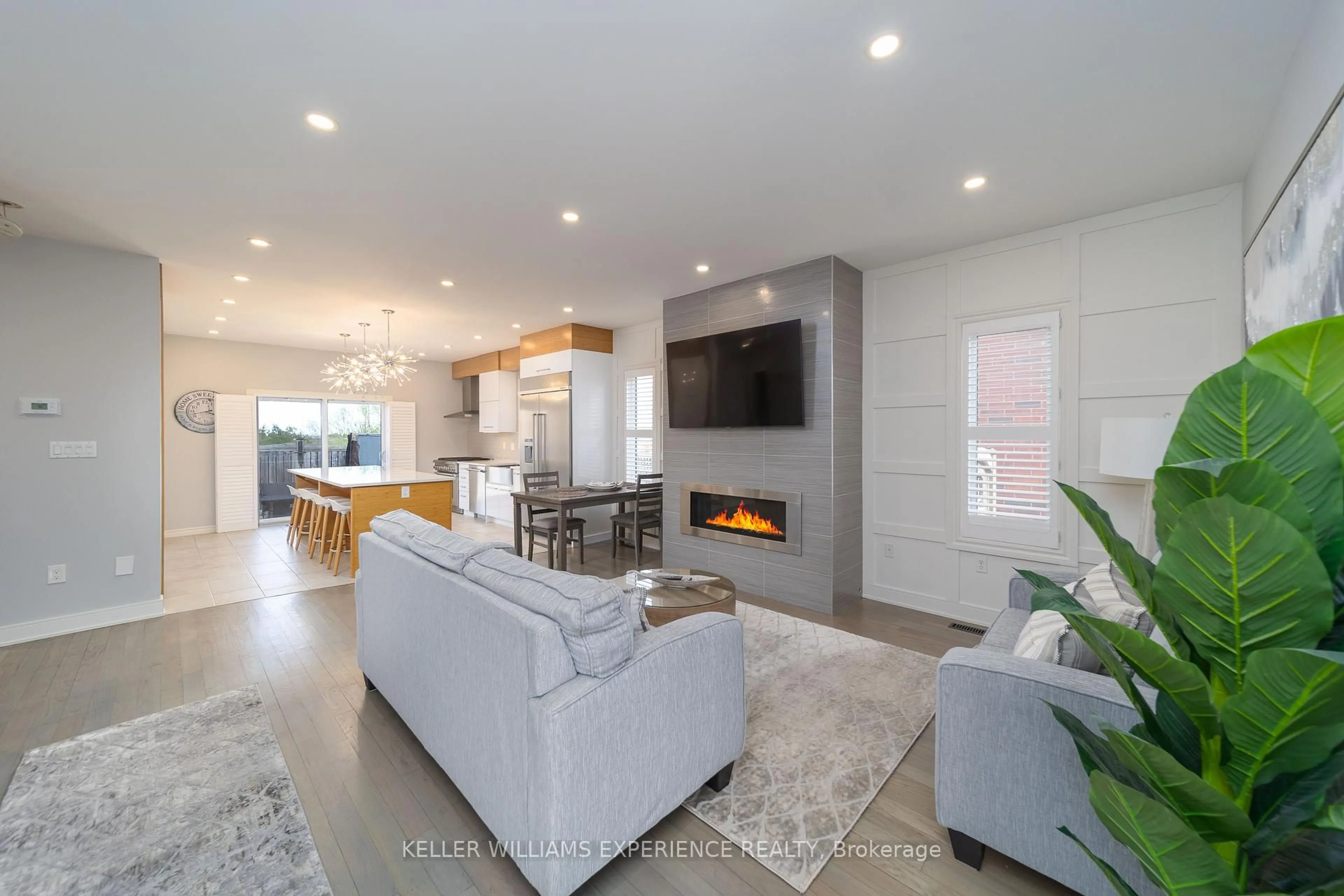 Open concept kitchen, unknown for 41 THRUSHWOOD Dr, Barrie Ontario L4N 0Z1