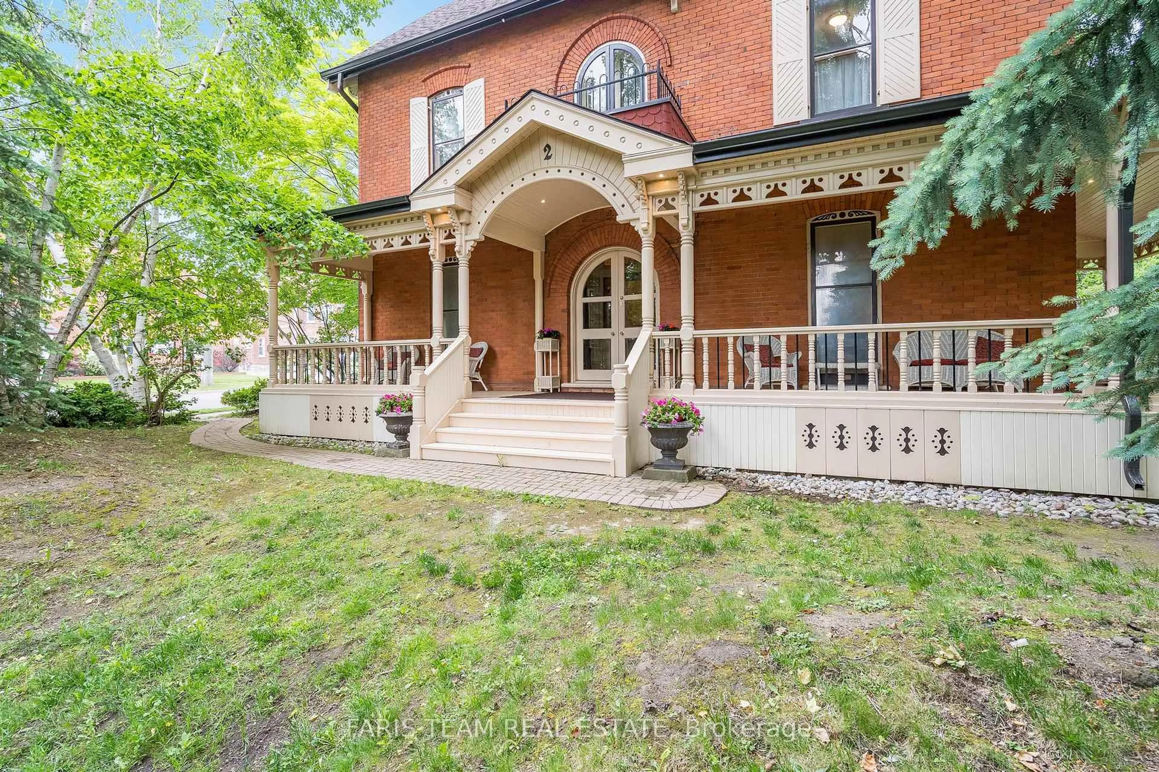 Home with brick exterior material, street for 136 West St, Orillia Ontario L3V 5C5