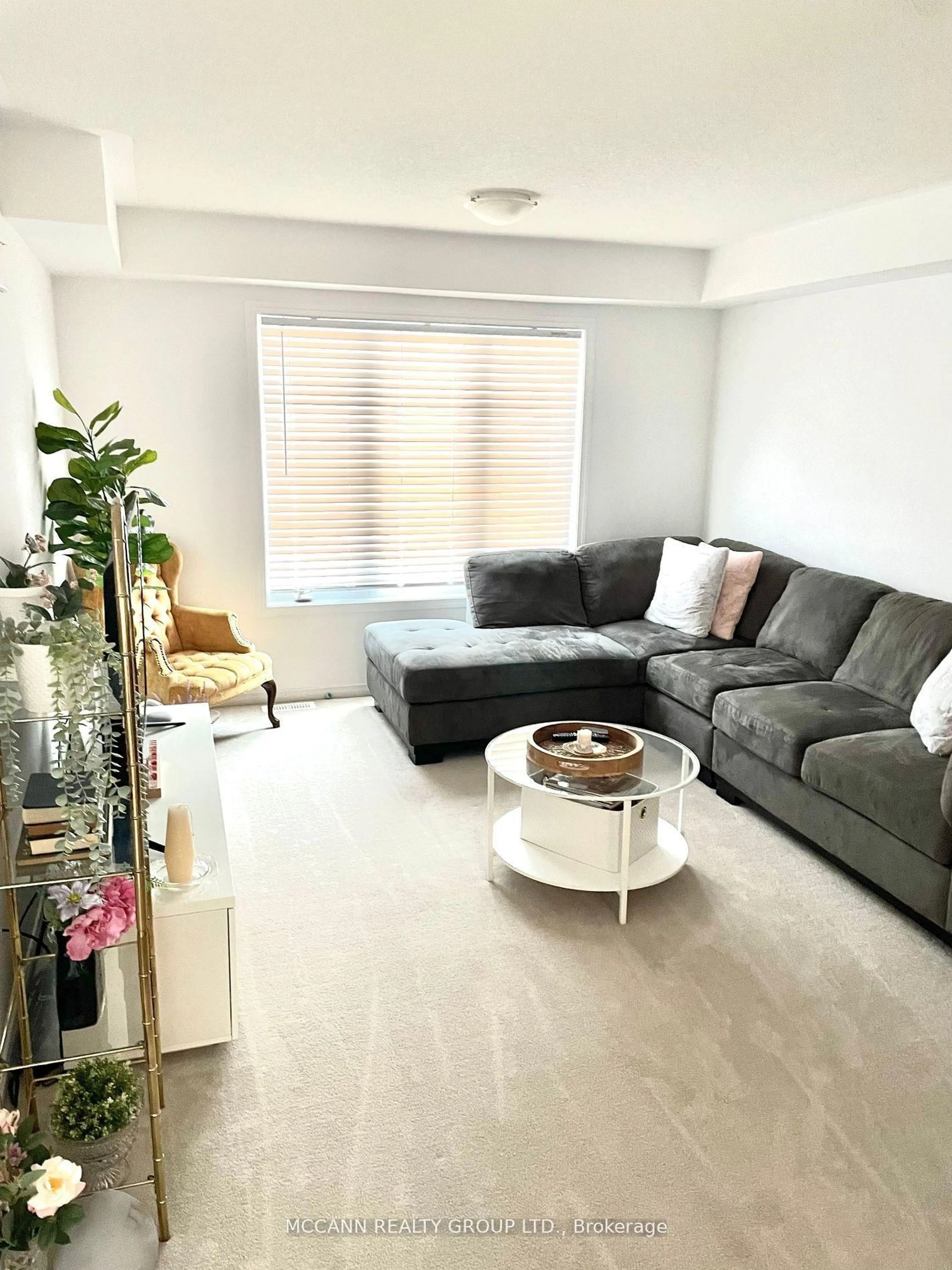 Living room with furniture, unknown for 79 Franks Way, Barrie Ontario L4N 3J1