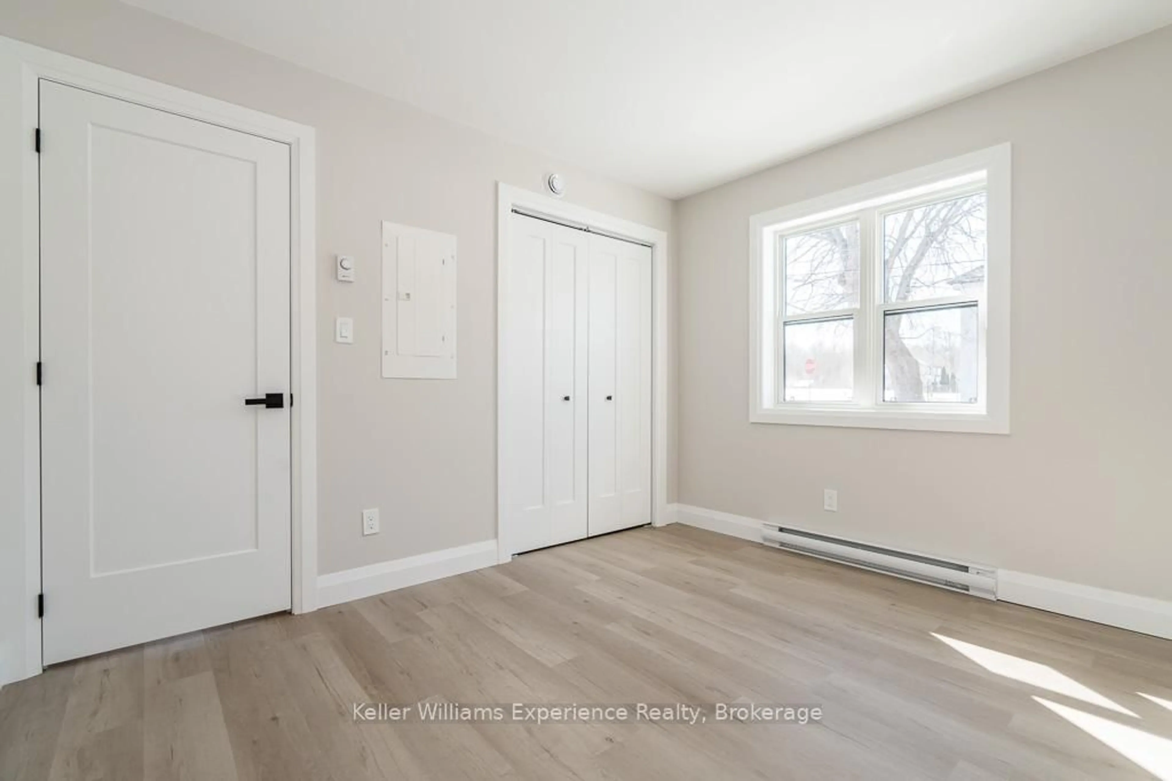 A pic of a room for 767 Second Ave, Tay Ontario L0K 1R0