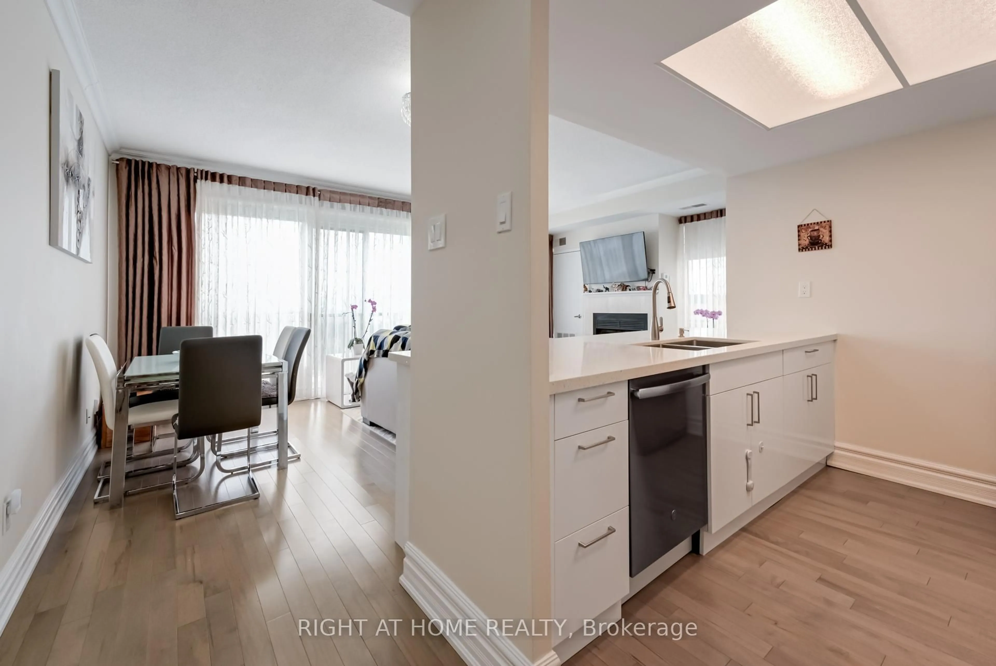 Open concept kitchen, unknown for 75 Ellen St #1701, Barrie Ontario L4N 7R6