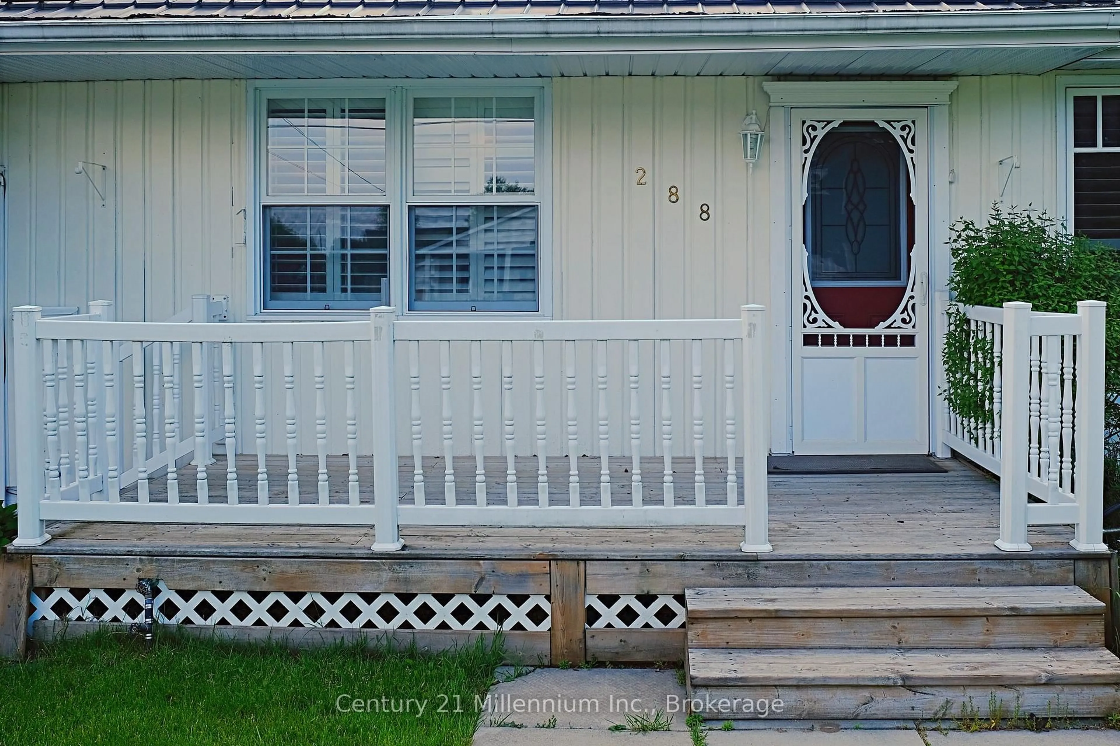 Home with vinyl exterior material, street for 288 Napier St, Collingwood Ontario L9Y 3T3