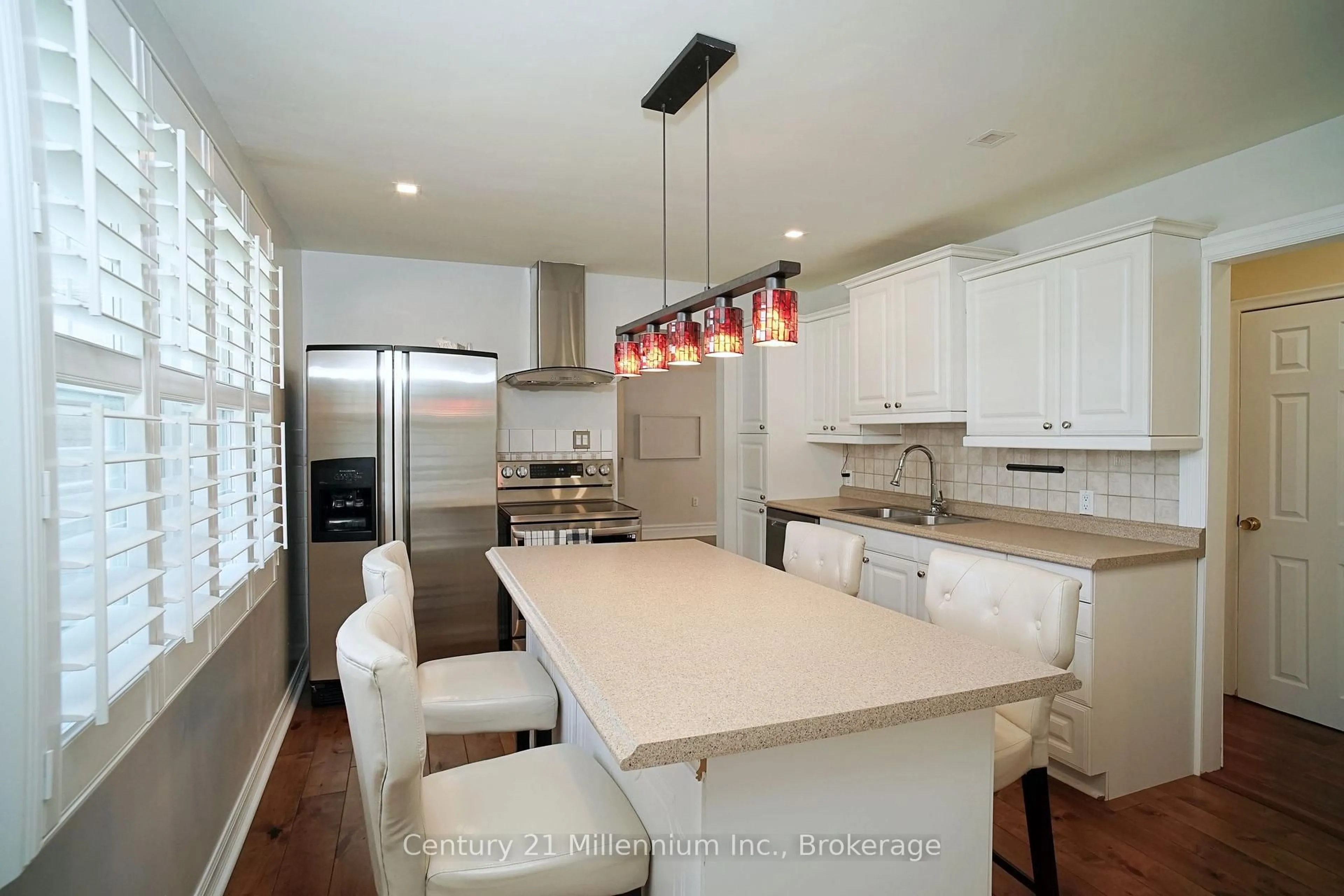 Contemporary kitchen, ceramic/tile floor for 288 Napier St, Collingwood Ontario L9Y 3T3