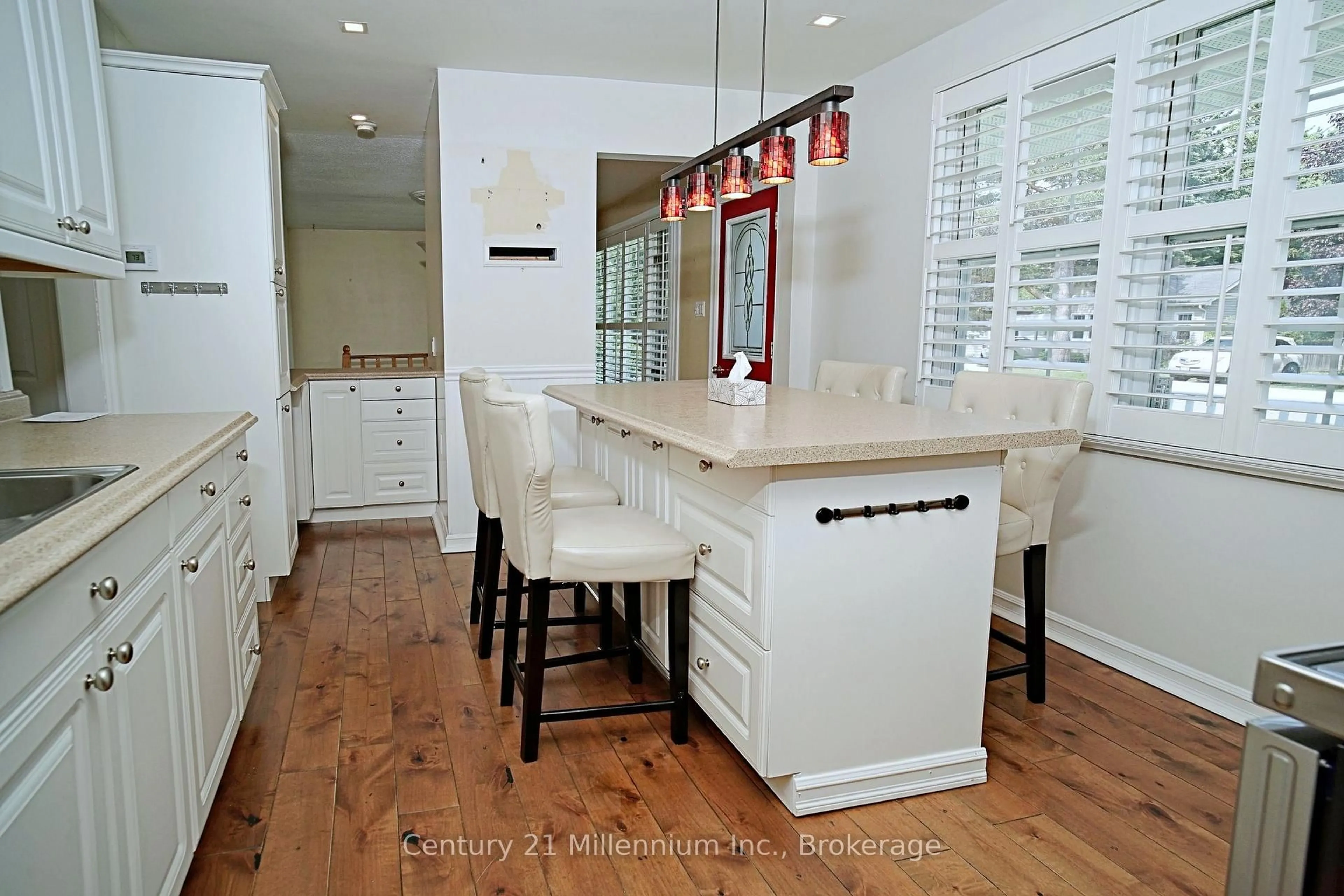 Contemporary kitchen, unknown for 288 Napier St, Collingwood Ontario L9Y 3T3