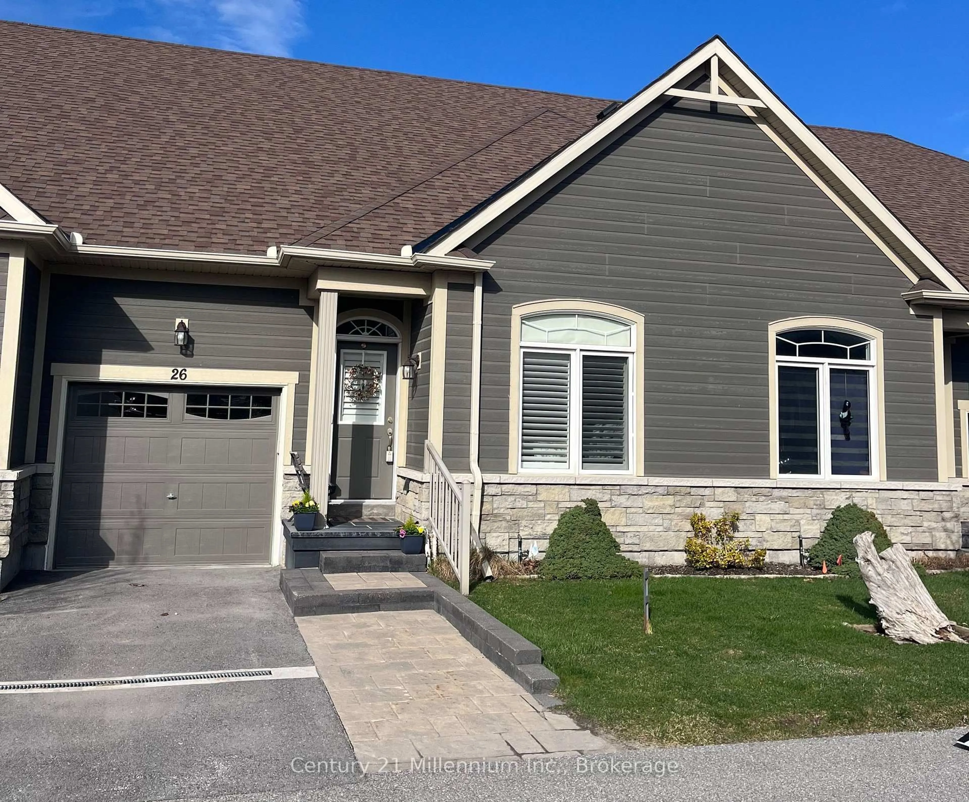 Home with vinyl exterior material, street for 26 Kari Cres #29, Collingwood Ontario L9Z 0Z6