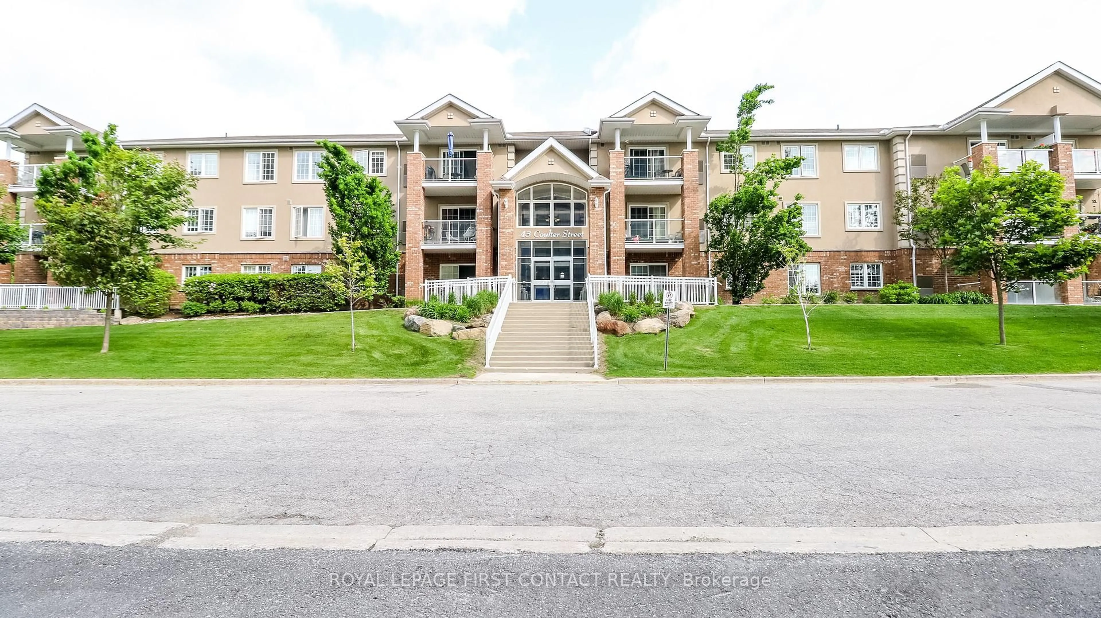 Unknown for 43 Coulter St #19, Barrie Ontario L4N 6L9