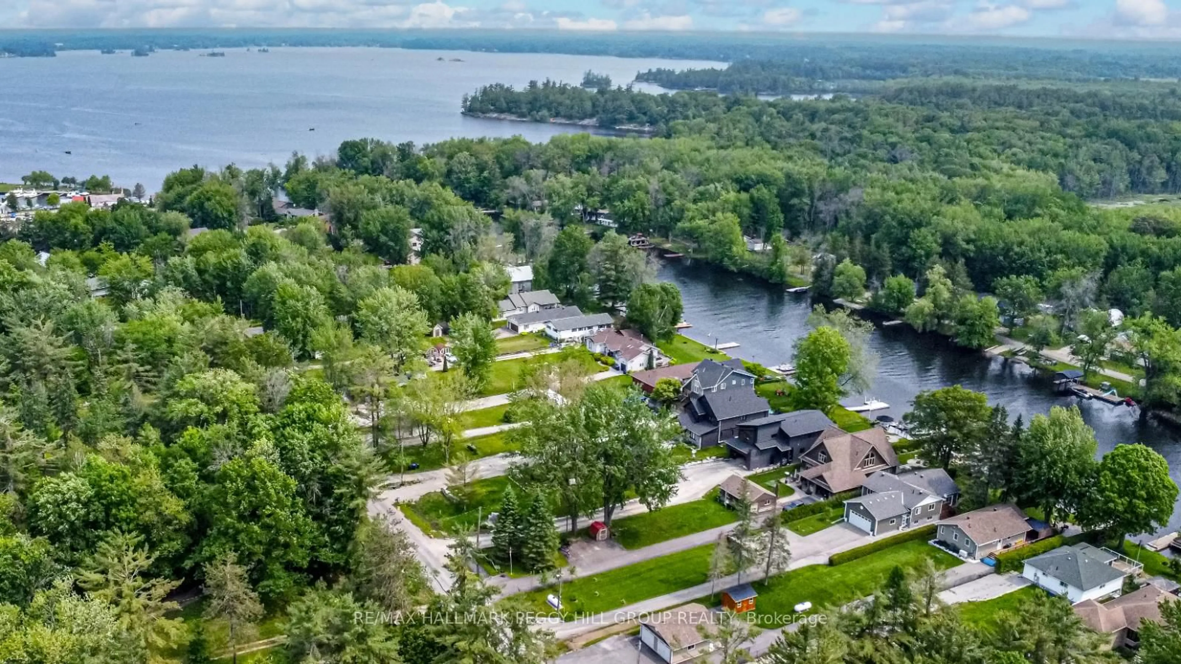 A pic from outside/outdoor area/front of a property/back of a property/a pic from drone, water/lake/river/ocean view for 1663 Peninsula Point Rd, Severn Ontario P0E 1N0