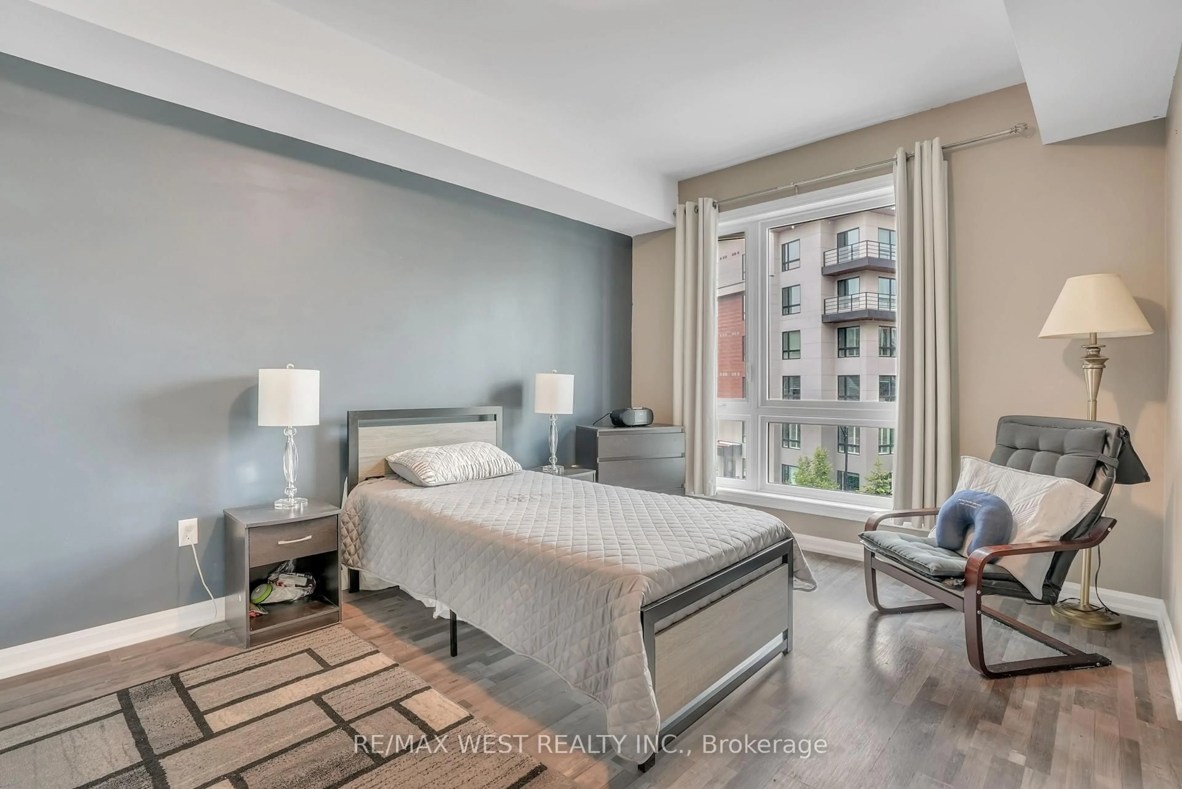 Bedroom with bed, unknown for 302 ESSA Rd #309, Barrie Ontario L9J 0H3