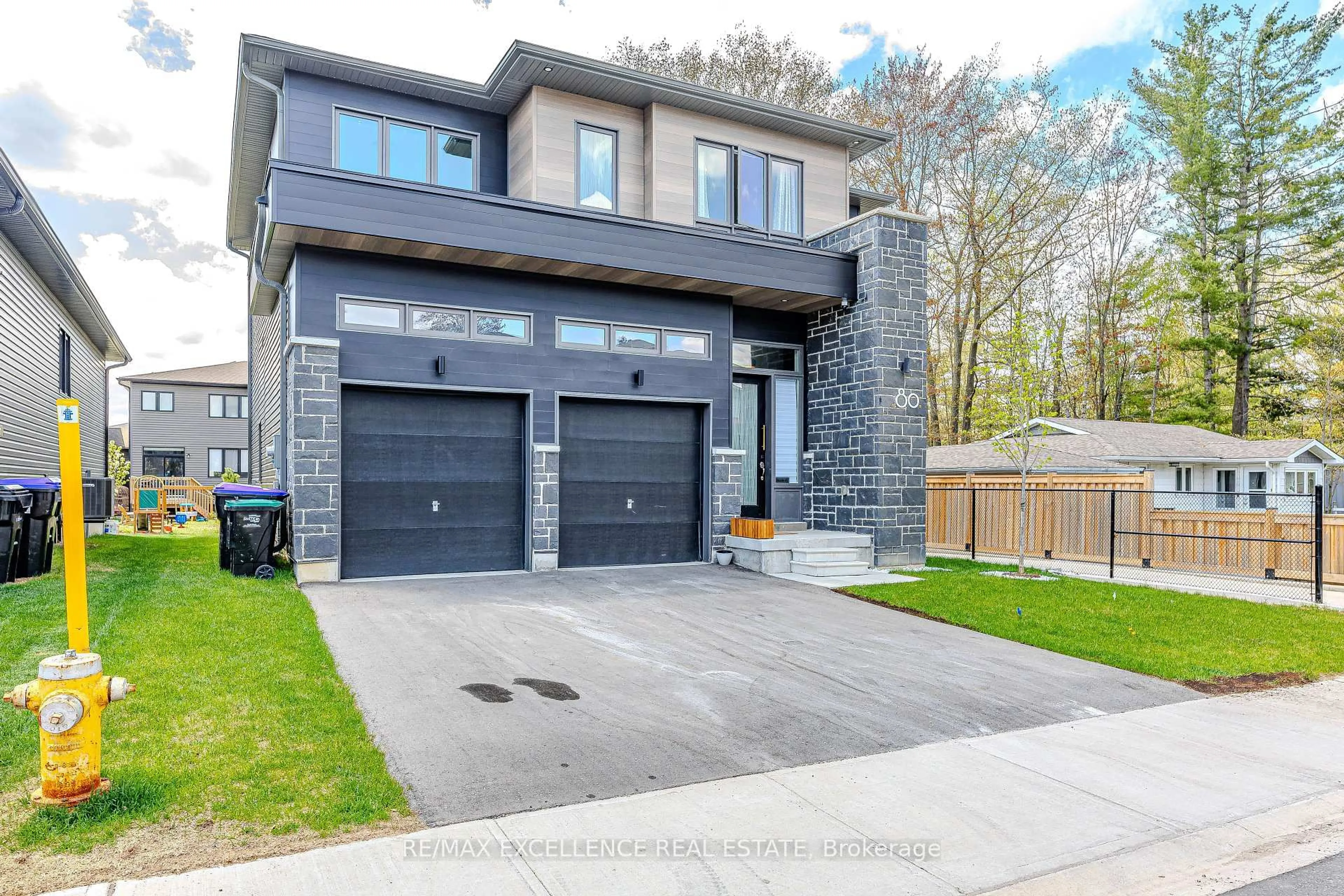 Home with brick exterior material, street for 80 Berkely St, Wasaga Beach Ontario L9Z 0K5