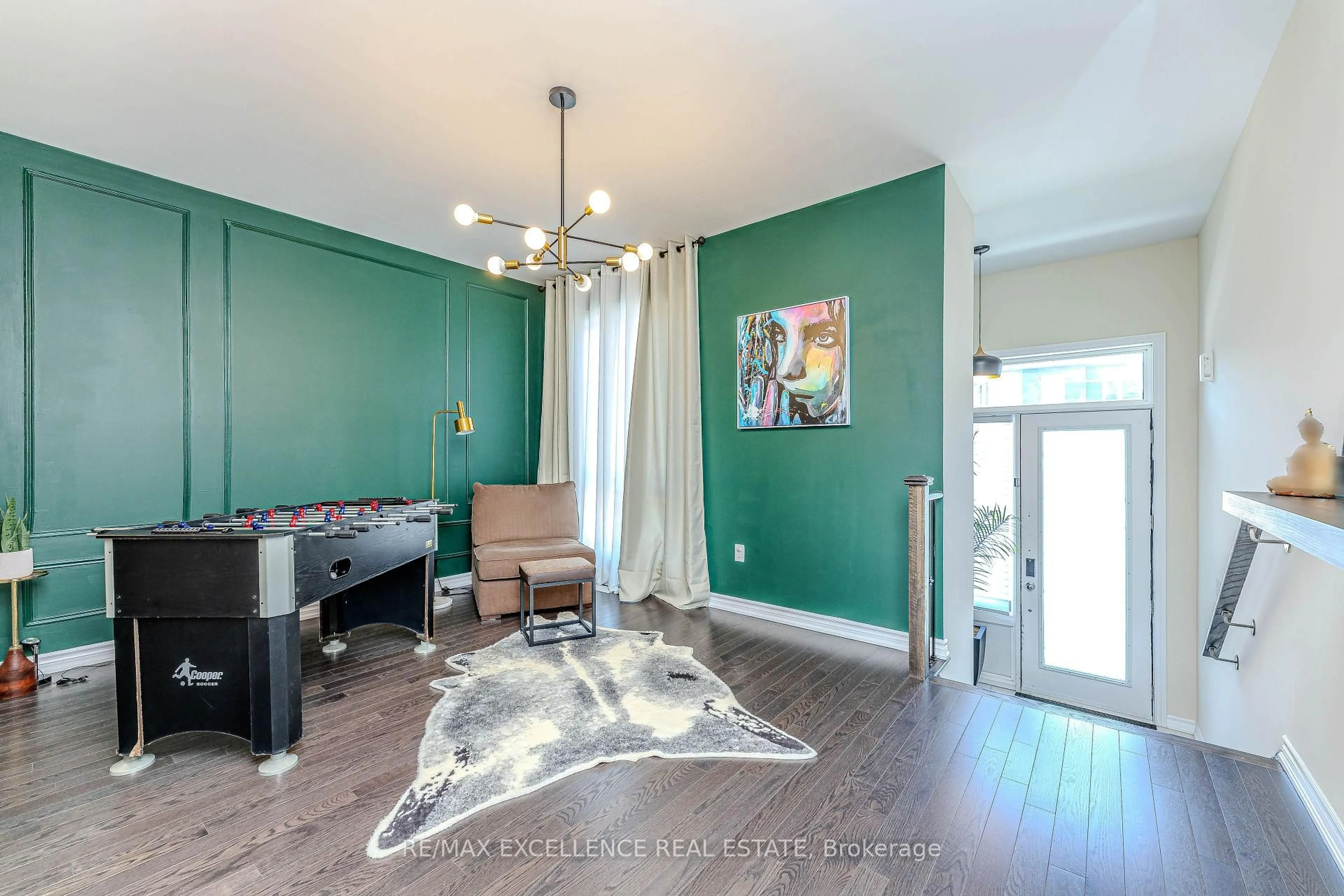 Indoor entryway for 80 Berkely St, Wasaga Beach Ontario L9Z 0K5