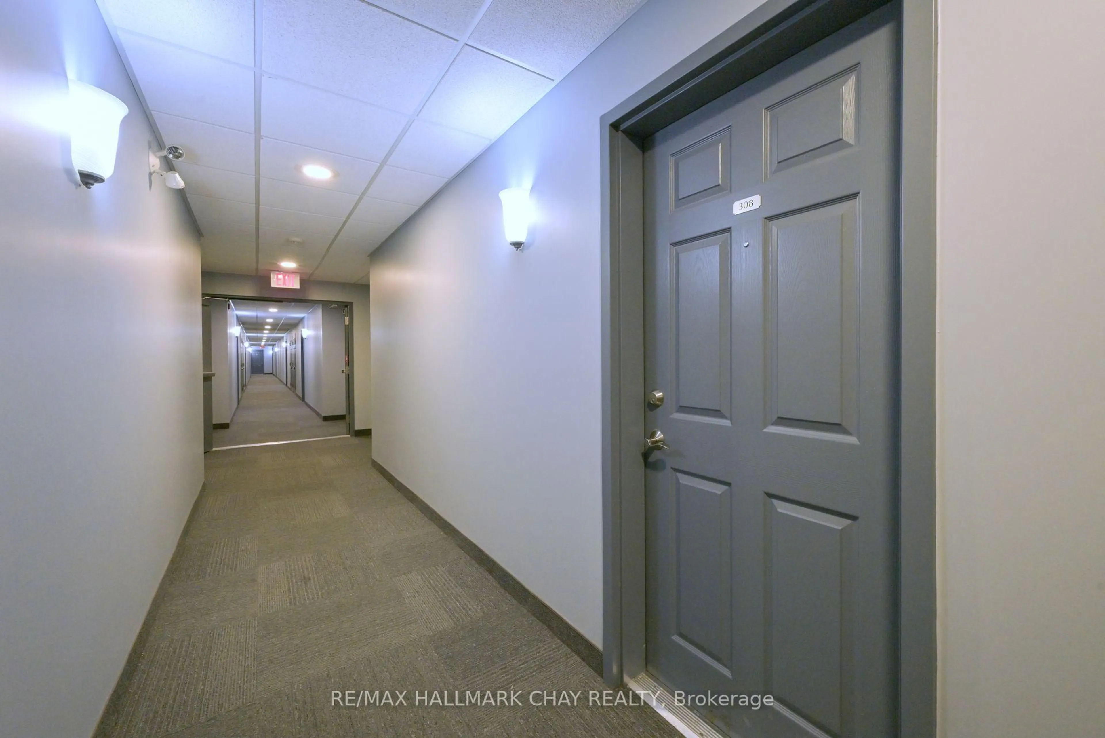 Indoor foyer for 500 Mapleview Dr #308, Barrie Ontario L4N 6C3