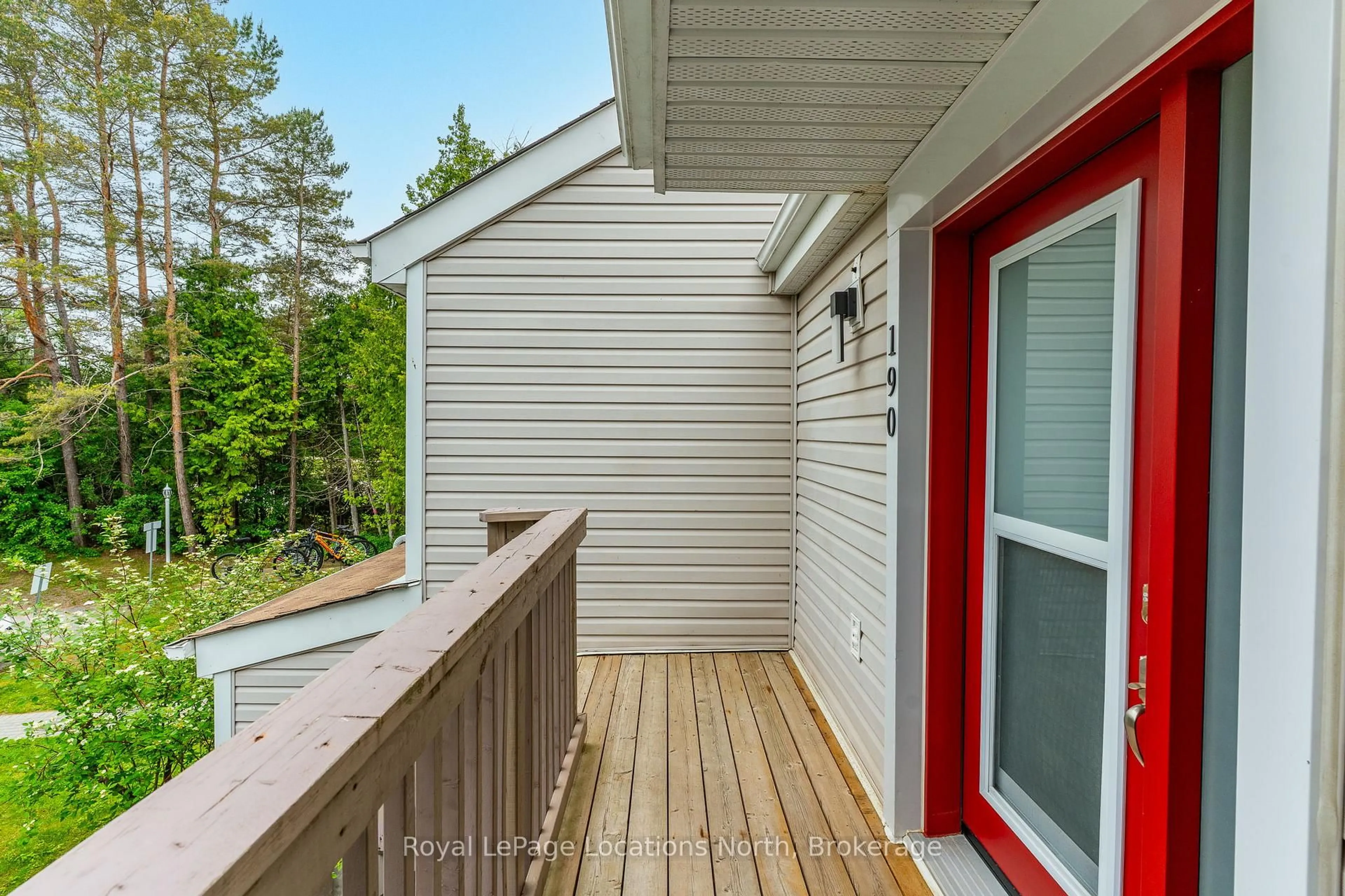 Home with vinyl exterior material, unknown for 49 TROTT Blvd #190, Collingwood Ontario L9Y 5B8