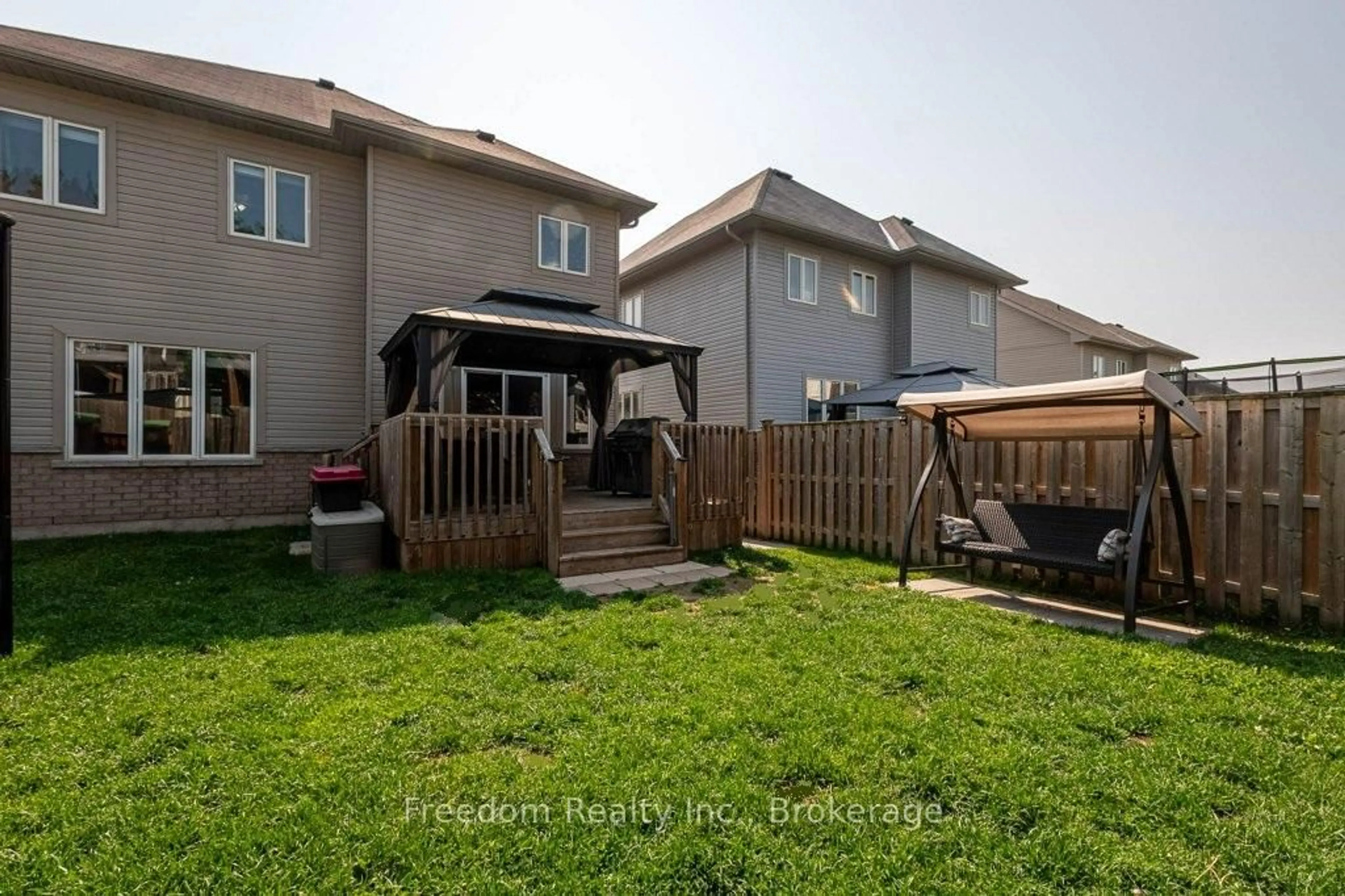 Patio, street for 3072 Emperor Dr, Orillia Ontario L3V 0G4