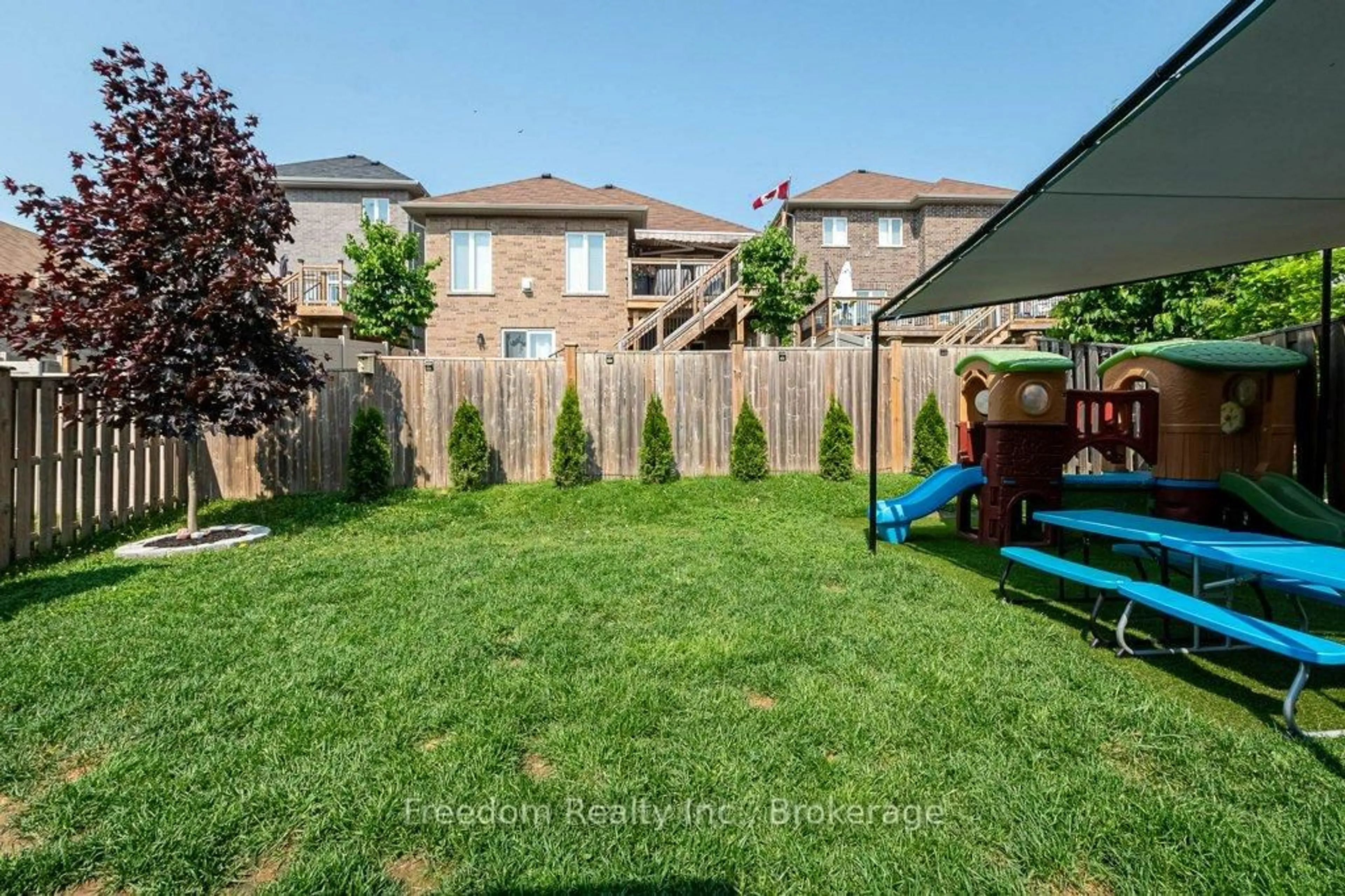 Patio, street for 3072 Emperor Dr, Orillia Ontario L3V 0G4