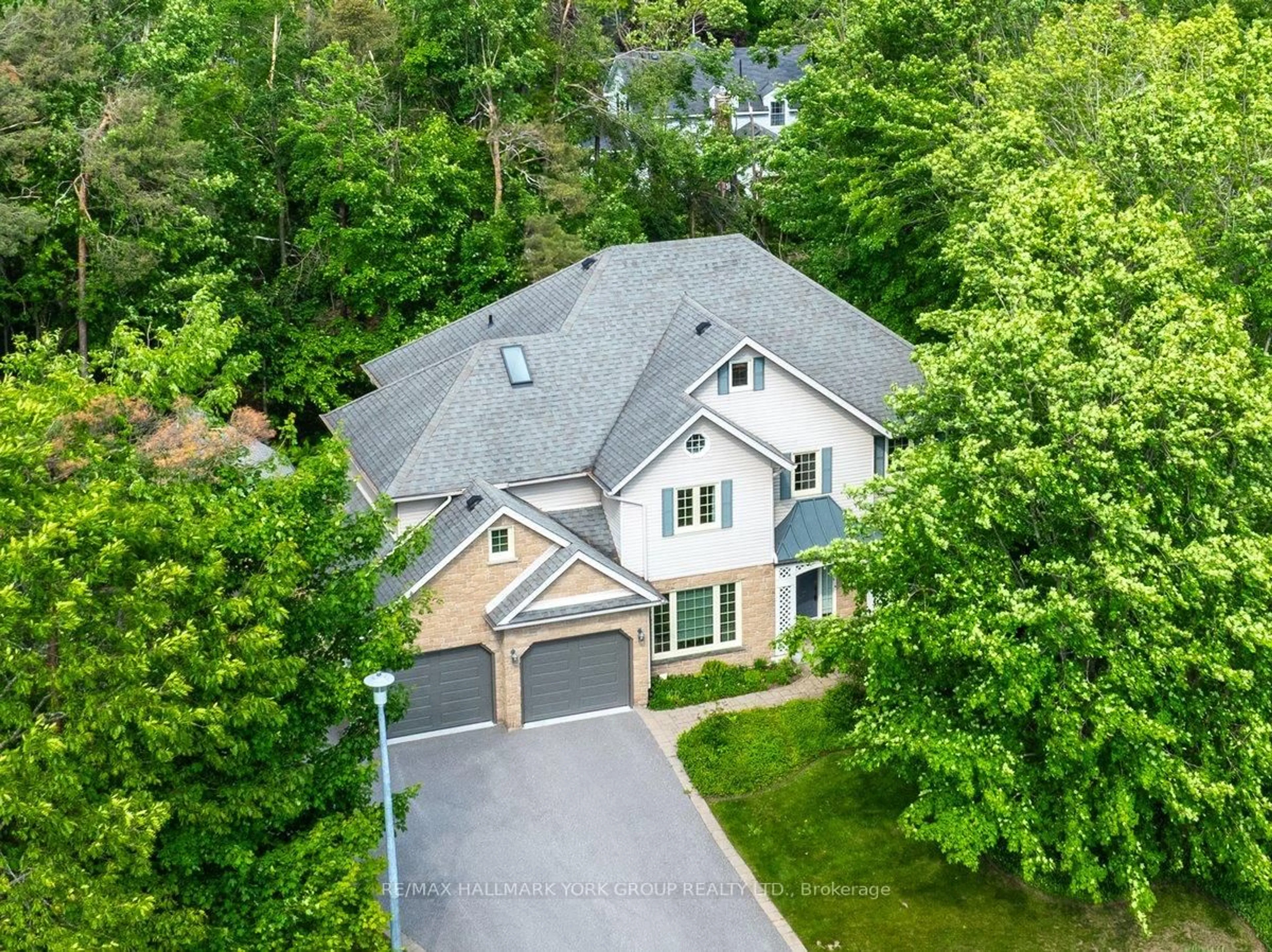 A pic from outside/outdoor area/front of a property/back of a property/a pic from drone, street for 3 Pod's Lane, Oro-Medonte Ontario L0L 2L0