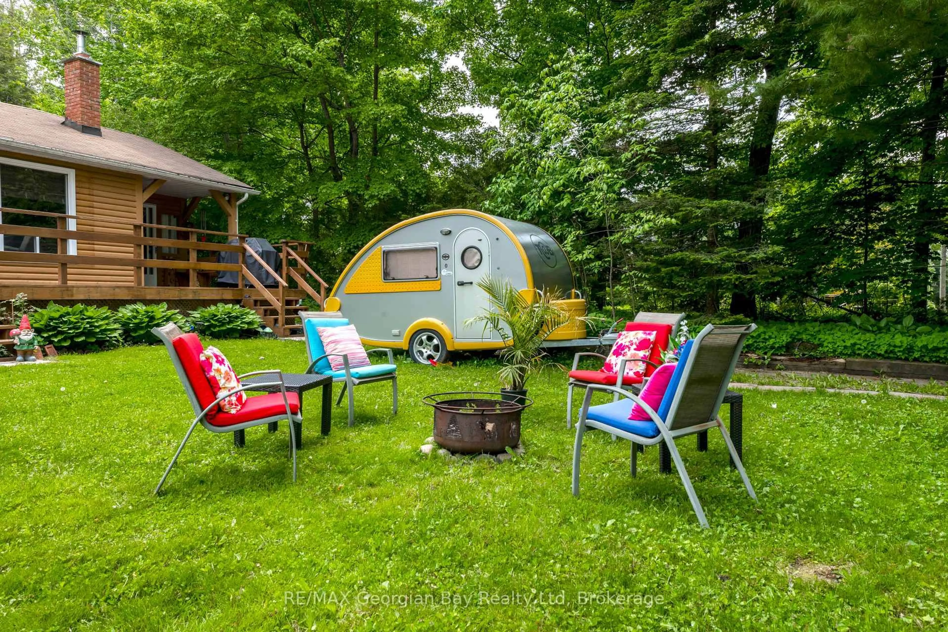Patio, unknown for 23 Duquette Crt, Tiny Ontario L9M 0H3