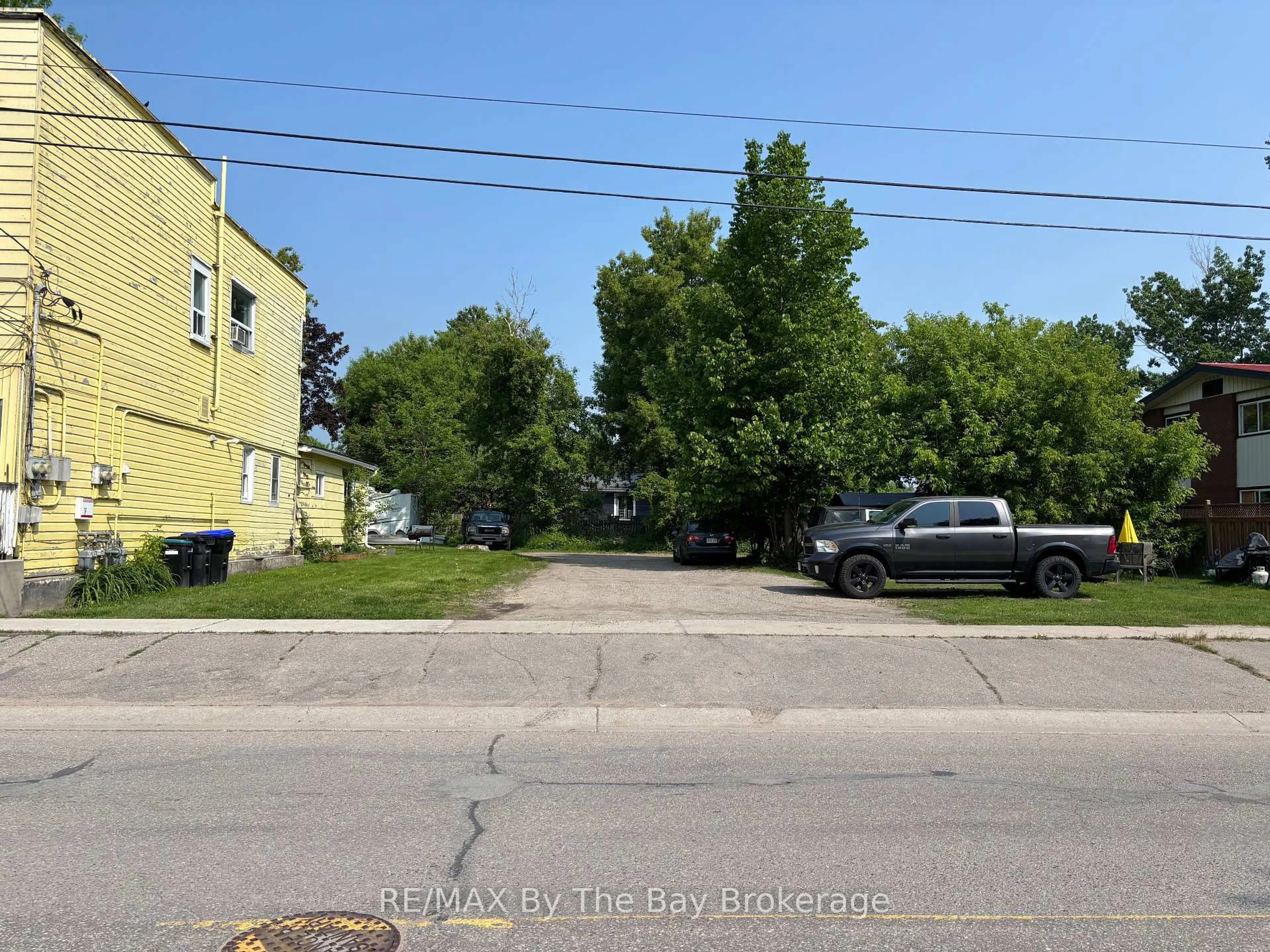 A pic from outside/outdoor area/front of a property/back of a property/a pic from drone, street for 326 Talbot St, Tay Ontario L0K 1R0